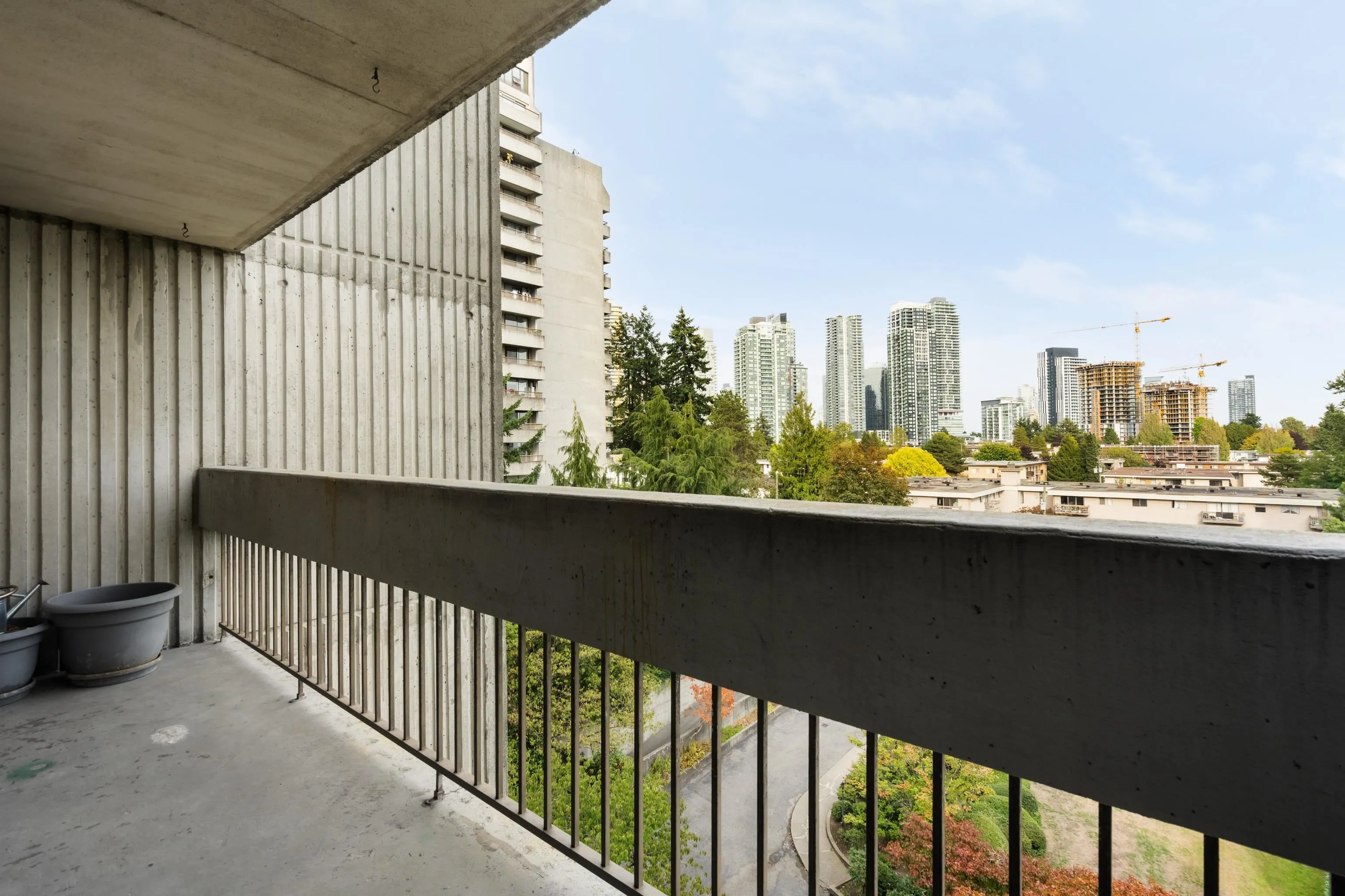 6689 Willingdon Avenue #704