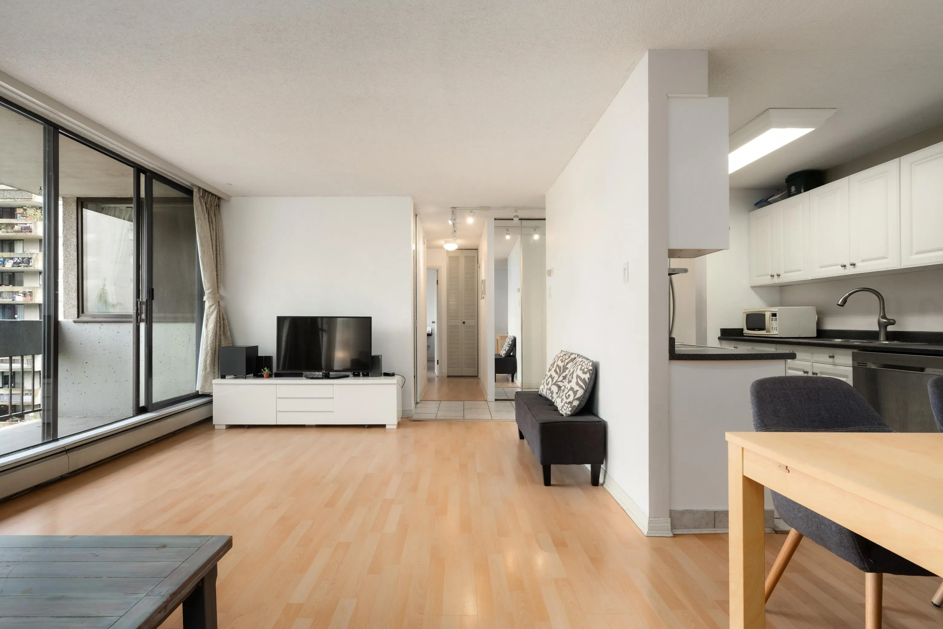 6689 Willingdon Avenue #704
