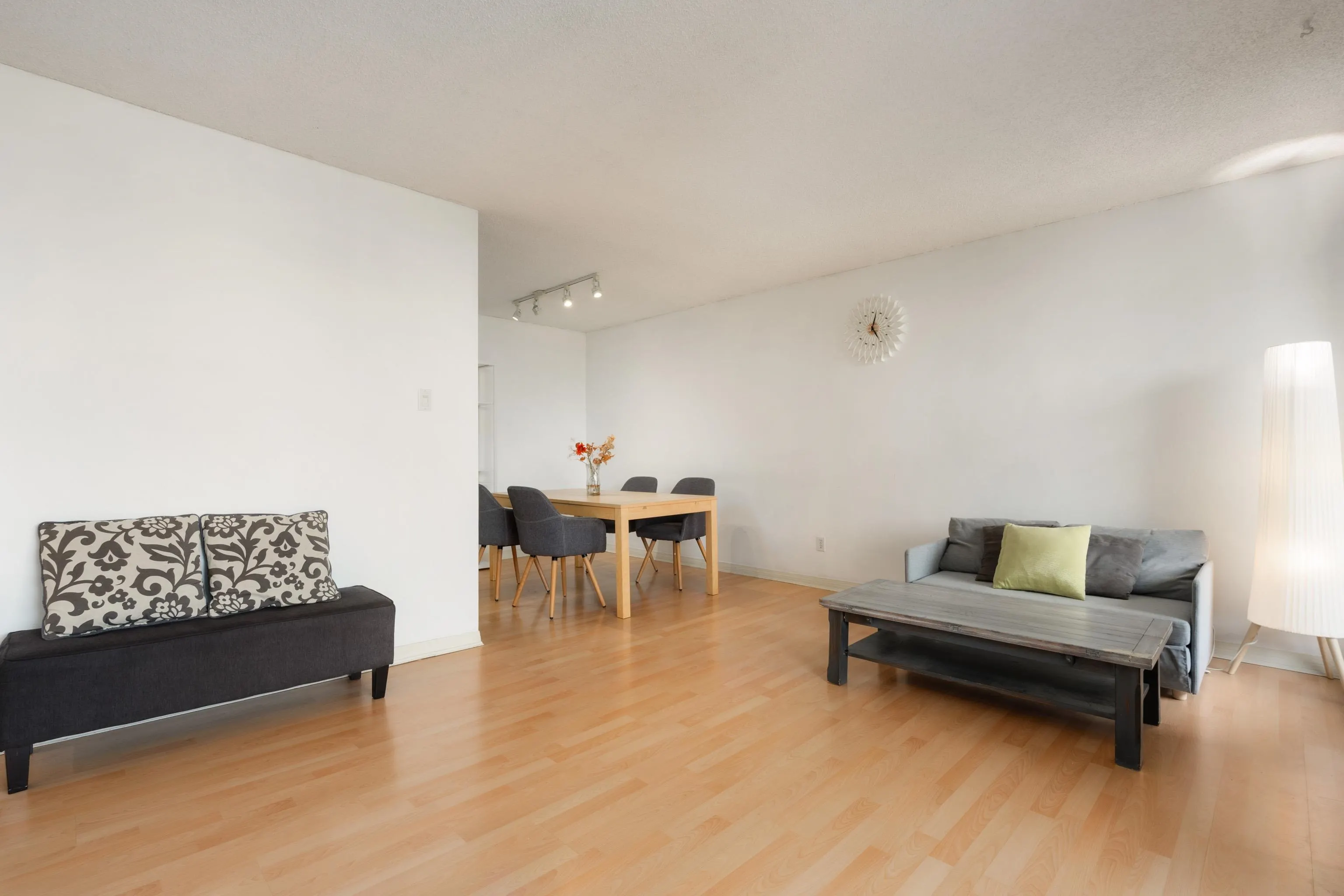6689 Willingdon Avenue #704