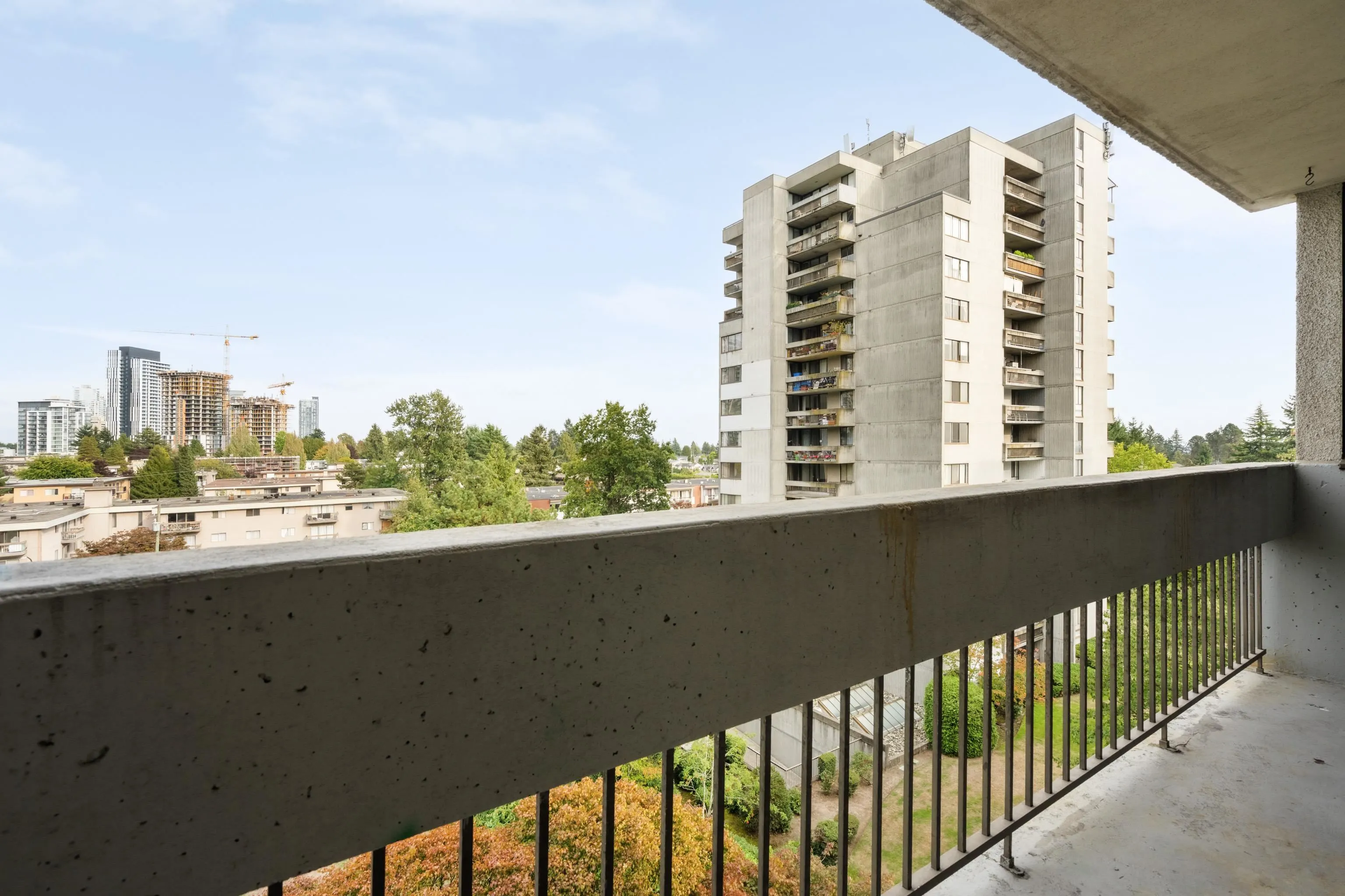 6689 Willingdon Avenue #704