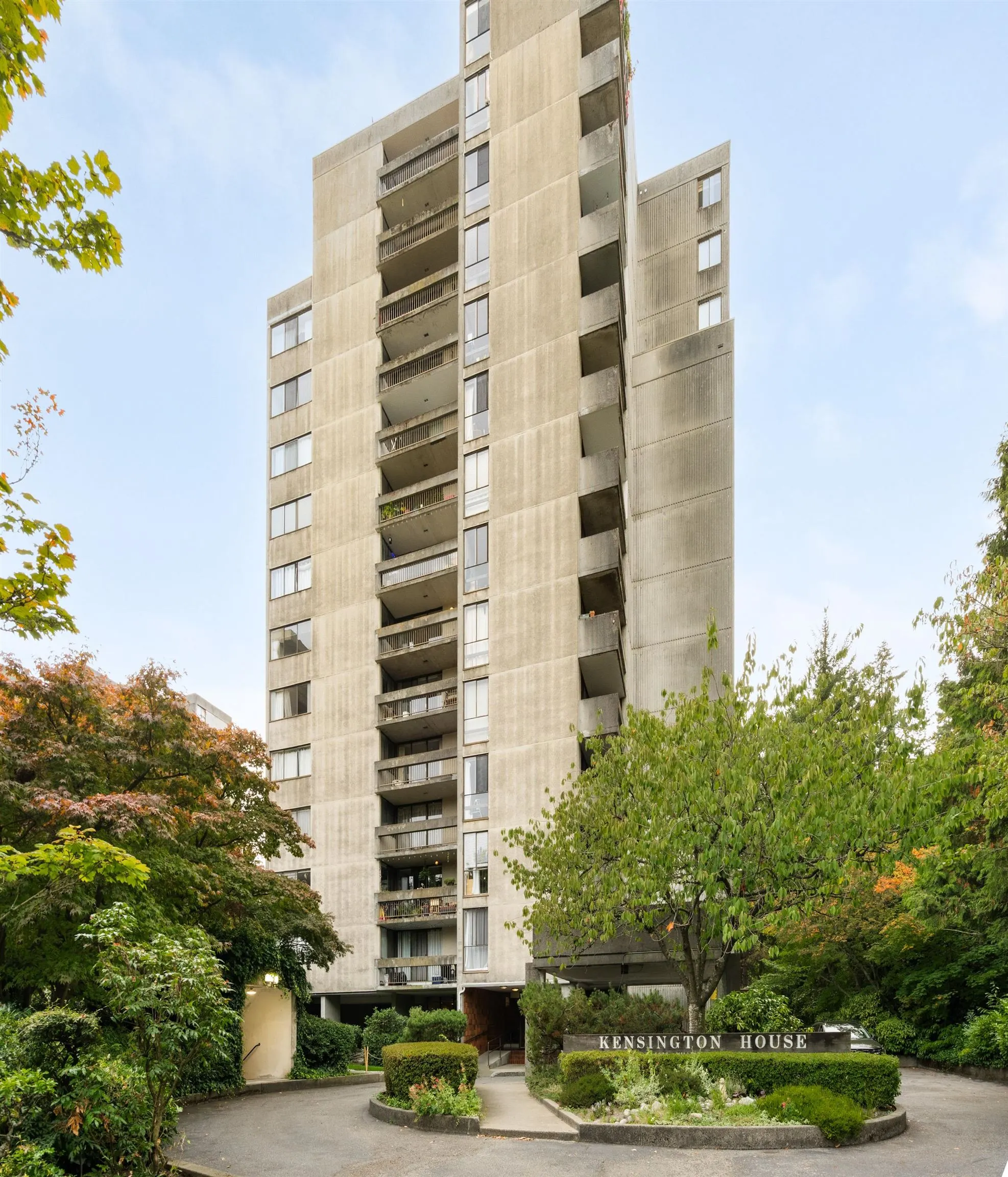 6689 Willingdon Avenue #704