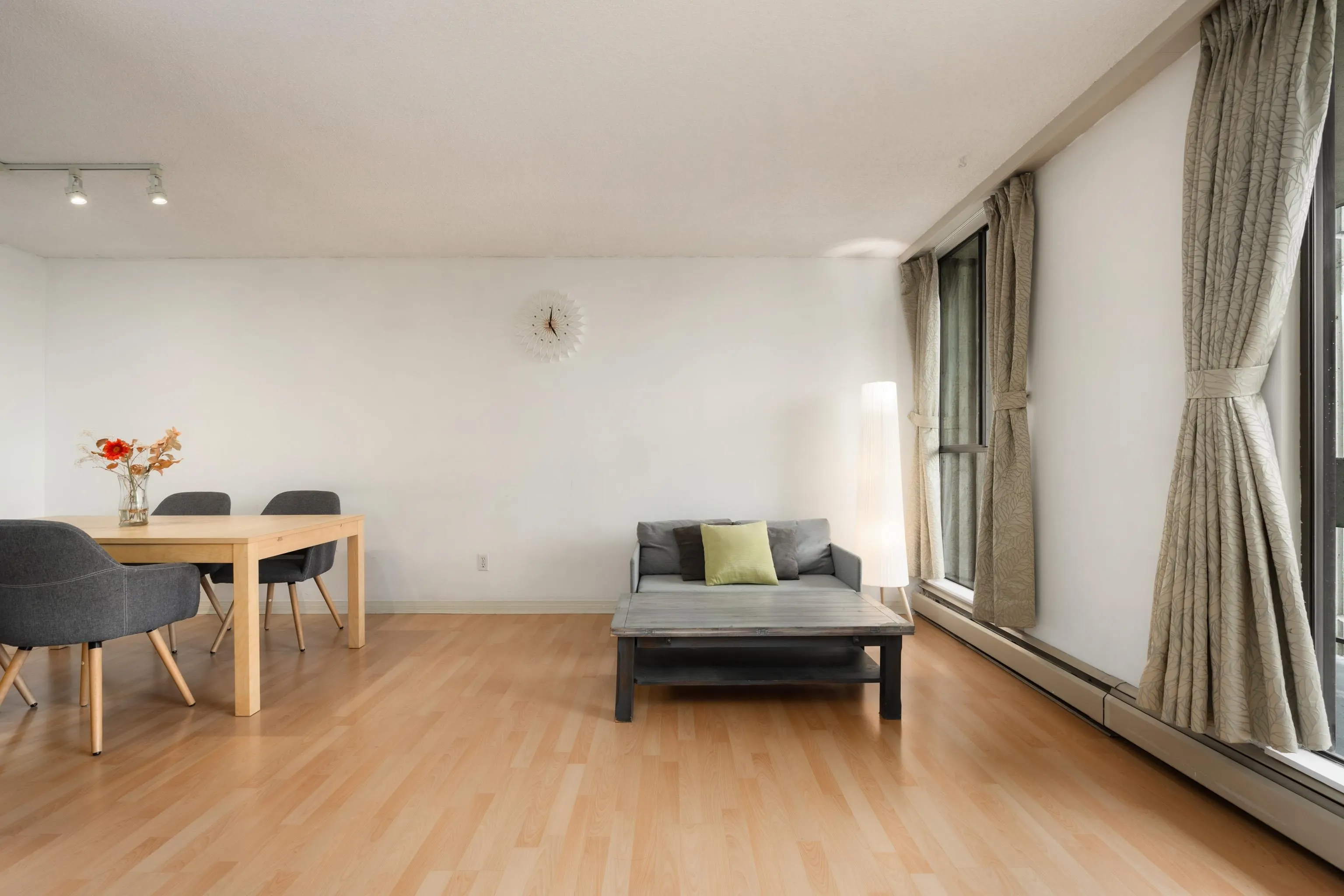 6689 Willingdon Avenue #704