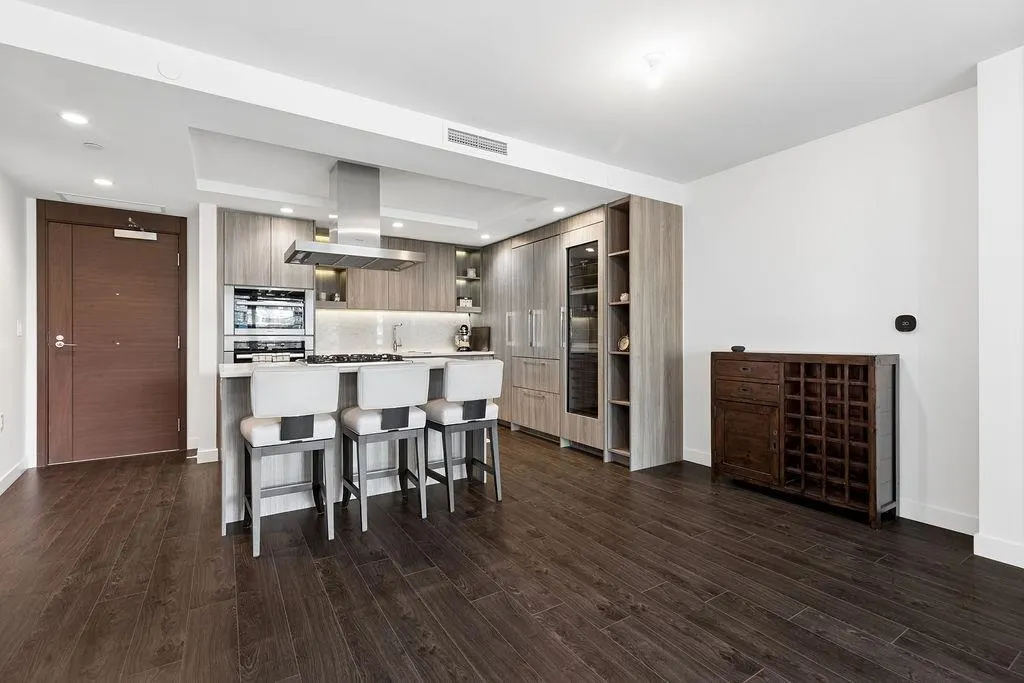 1768 Cook Street #507