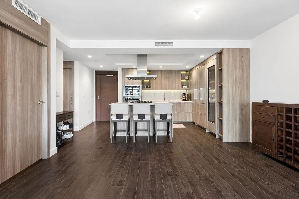 1768 Cook Street #507