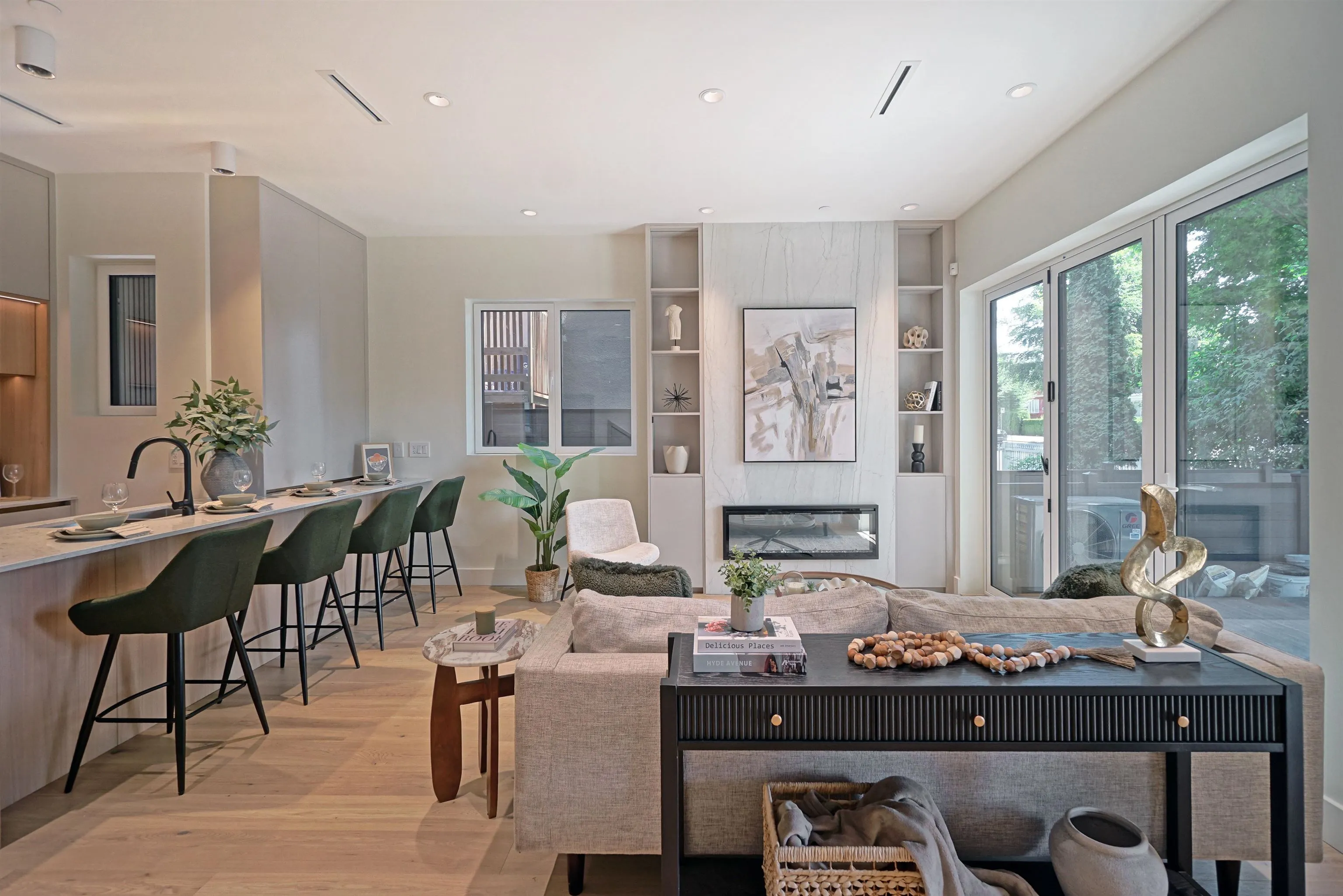 3315 W 10th Street #1