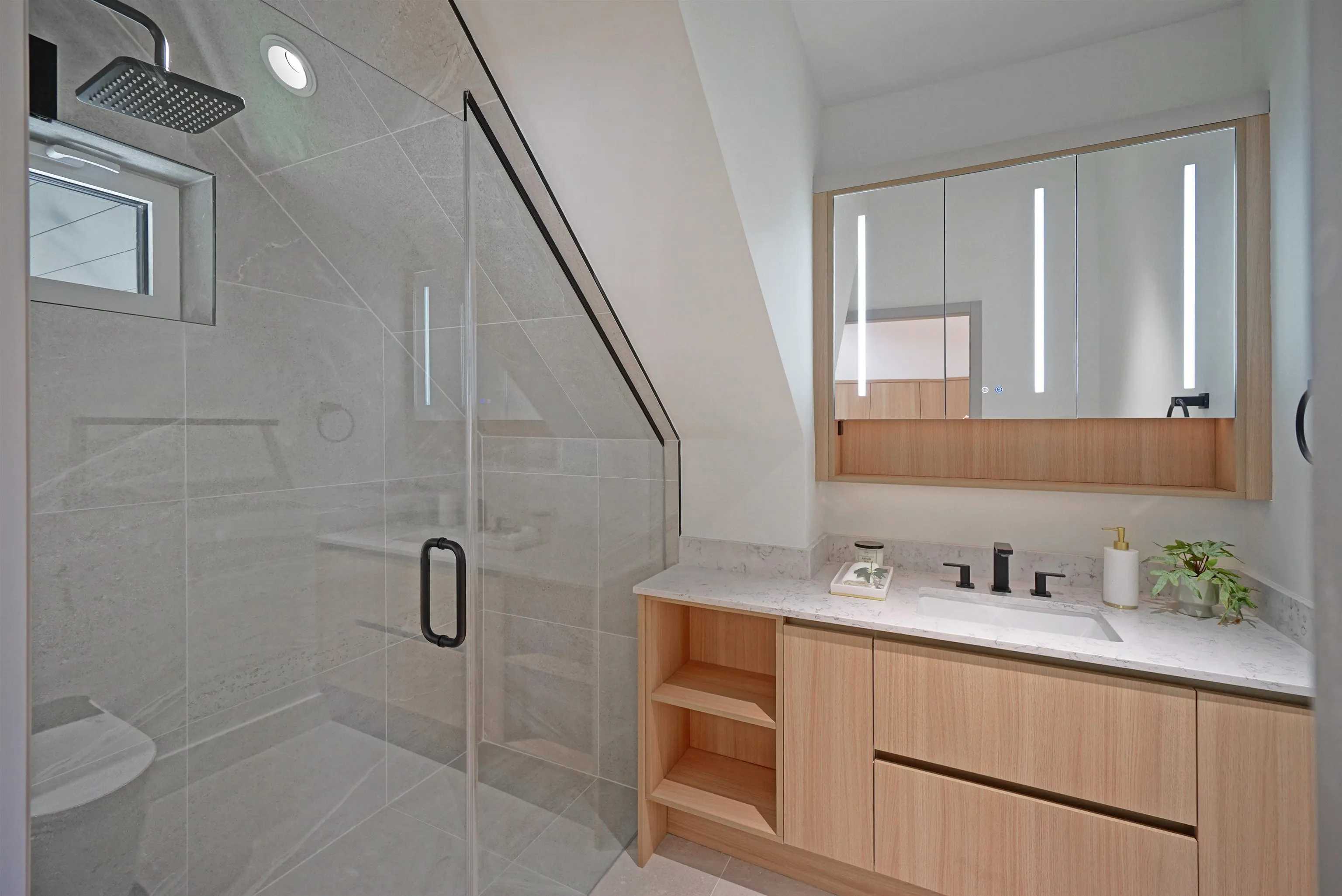 3315 W 10th Street #1
