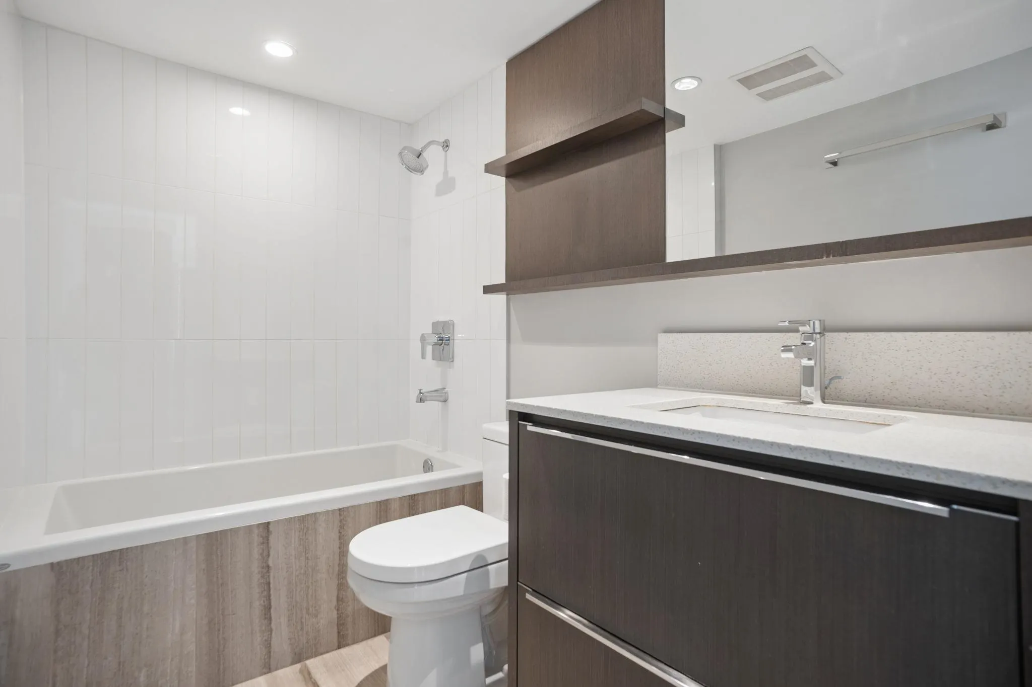 538 W 7th Avenue #906