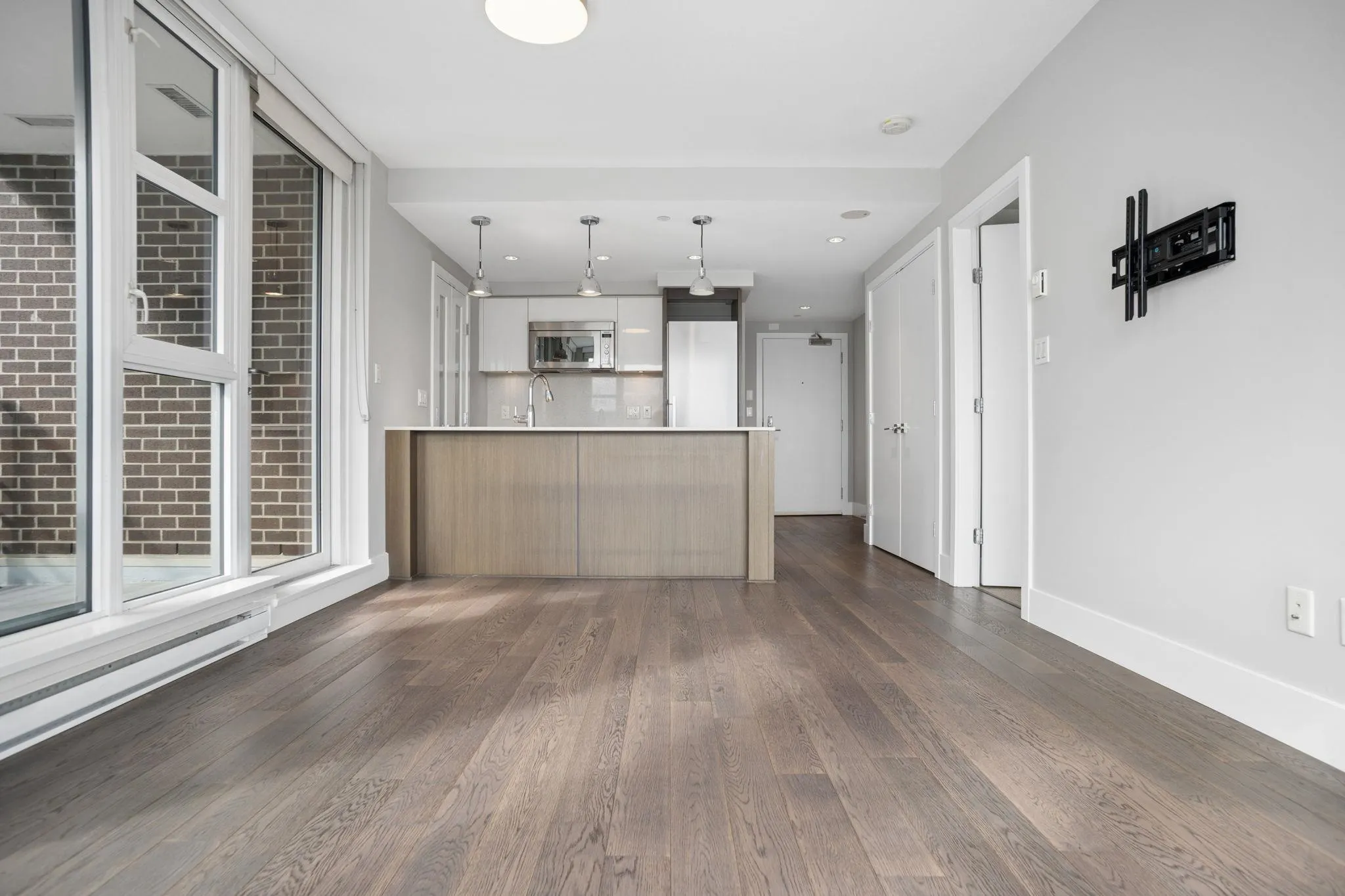 538 W 7th Avenue #906