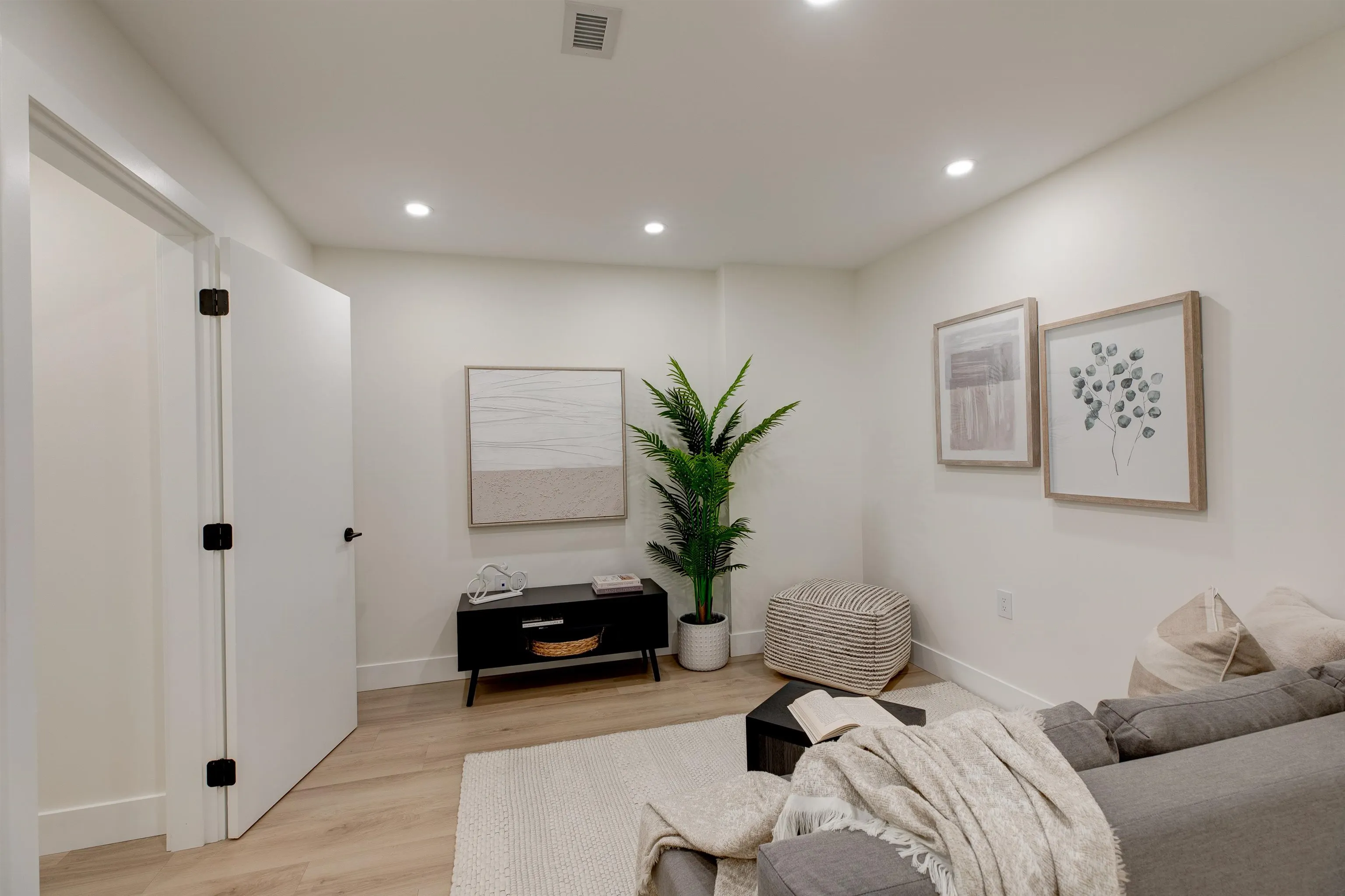 339 Keary Street #8