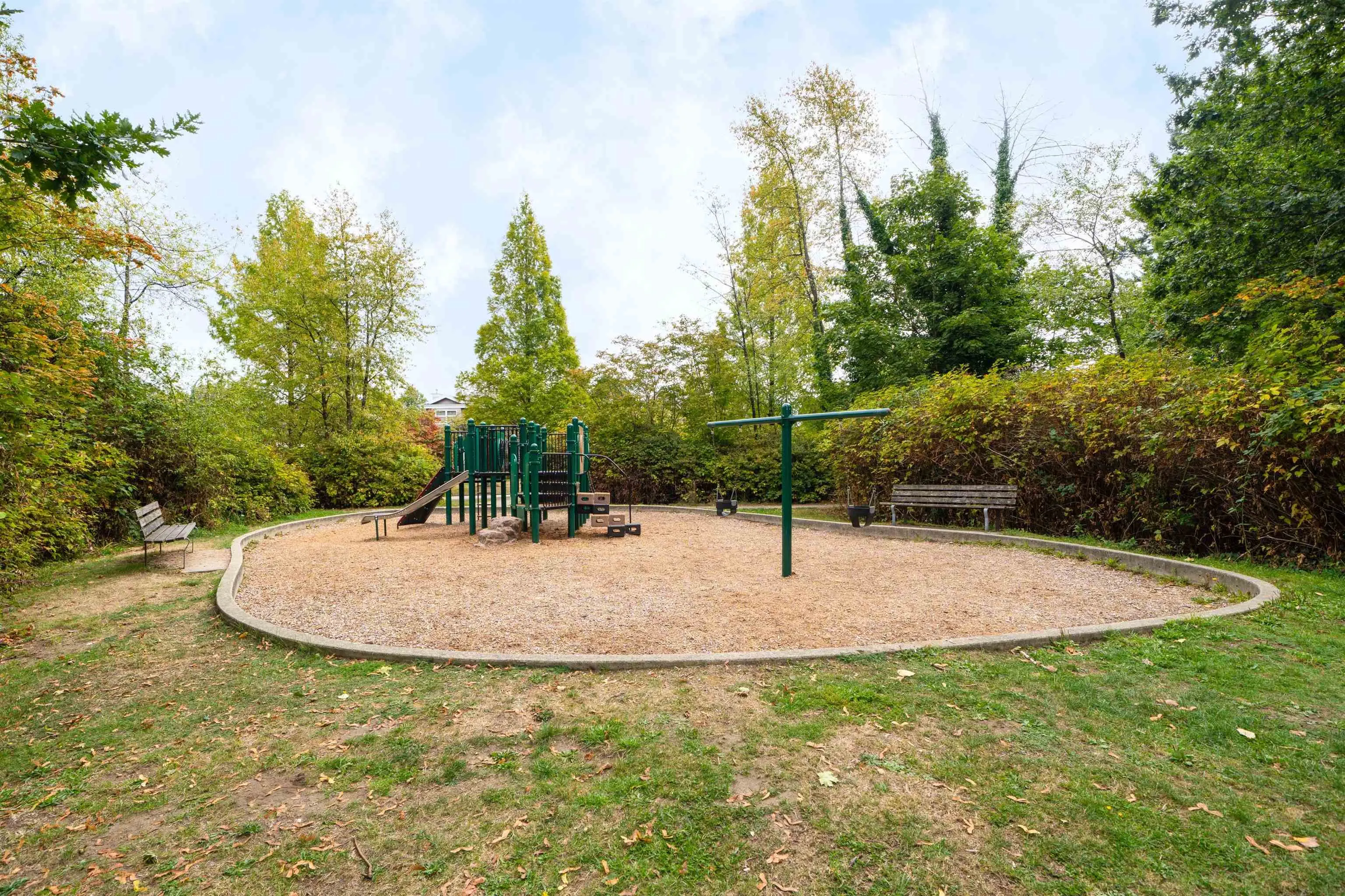 809 W 38th Avenue