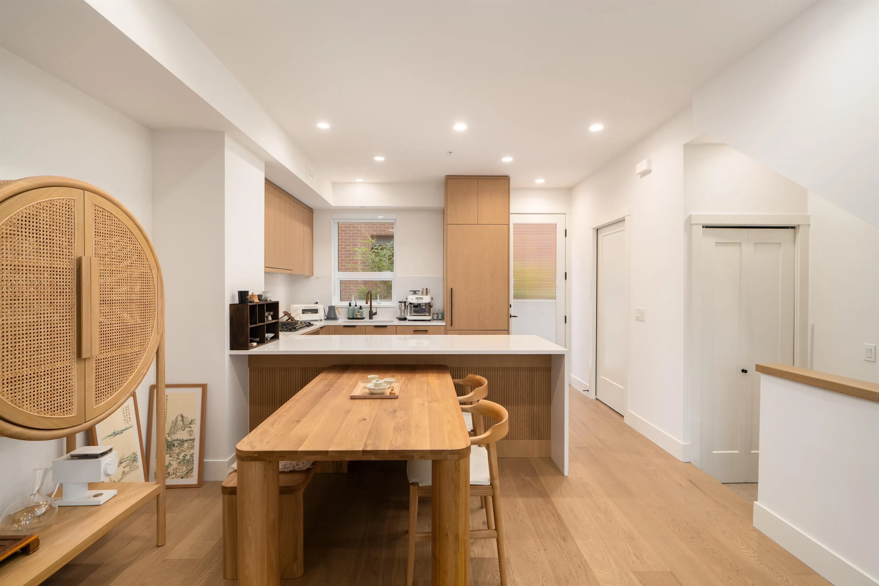 809 W 38th Avenue