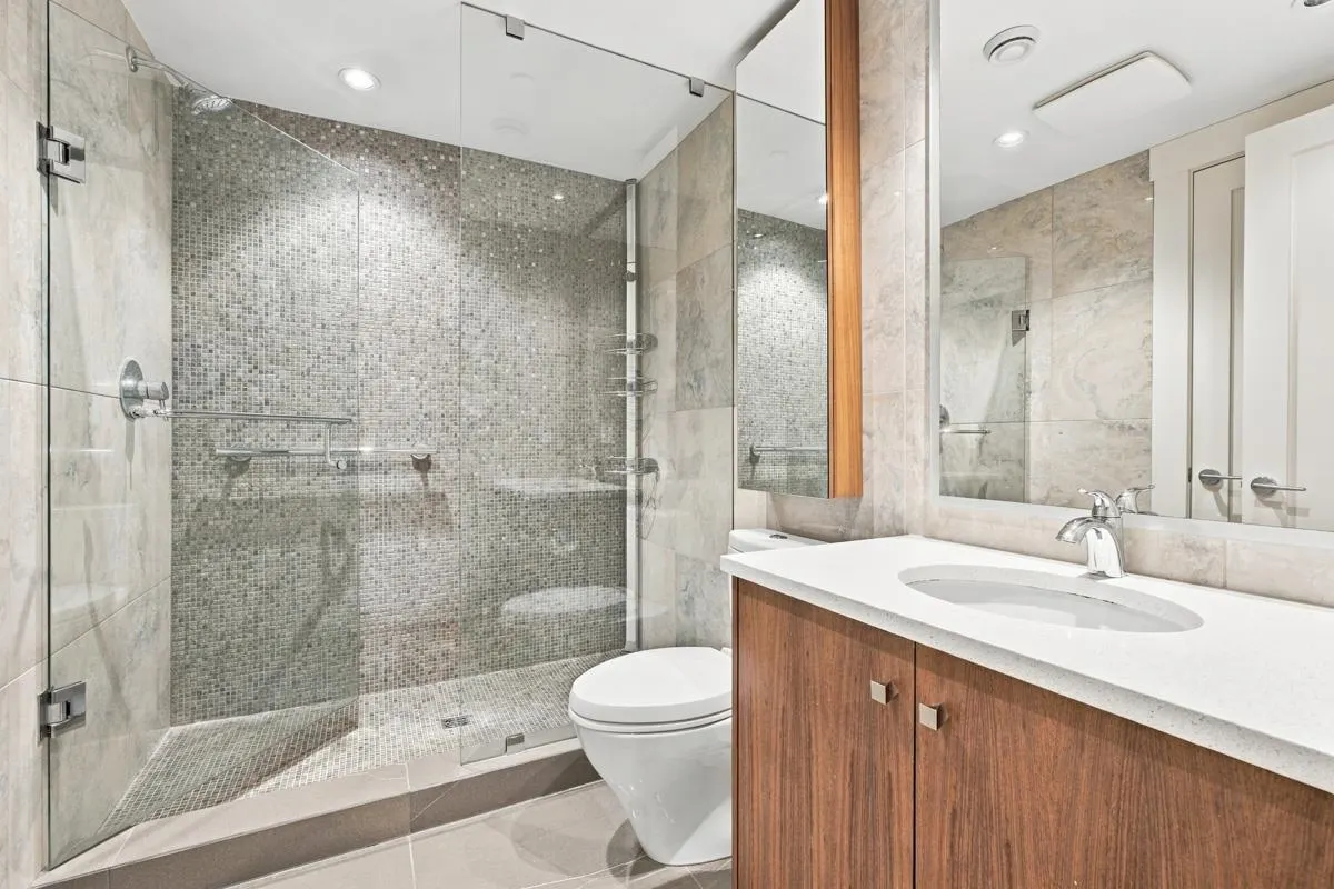 1090A W 55th Avenue
