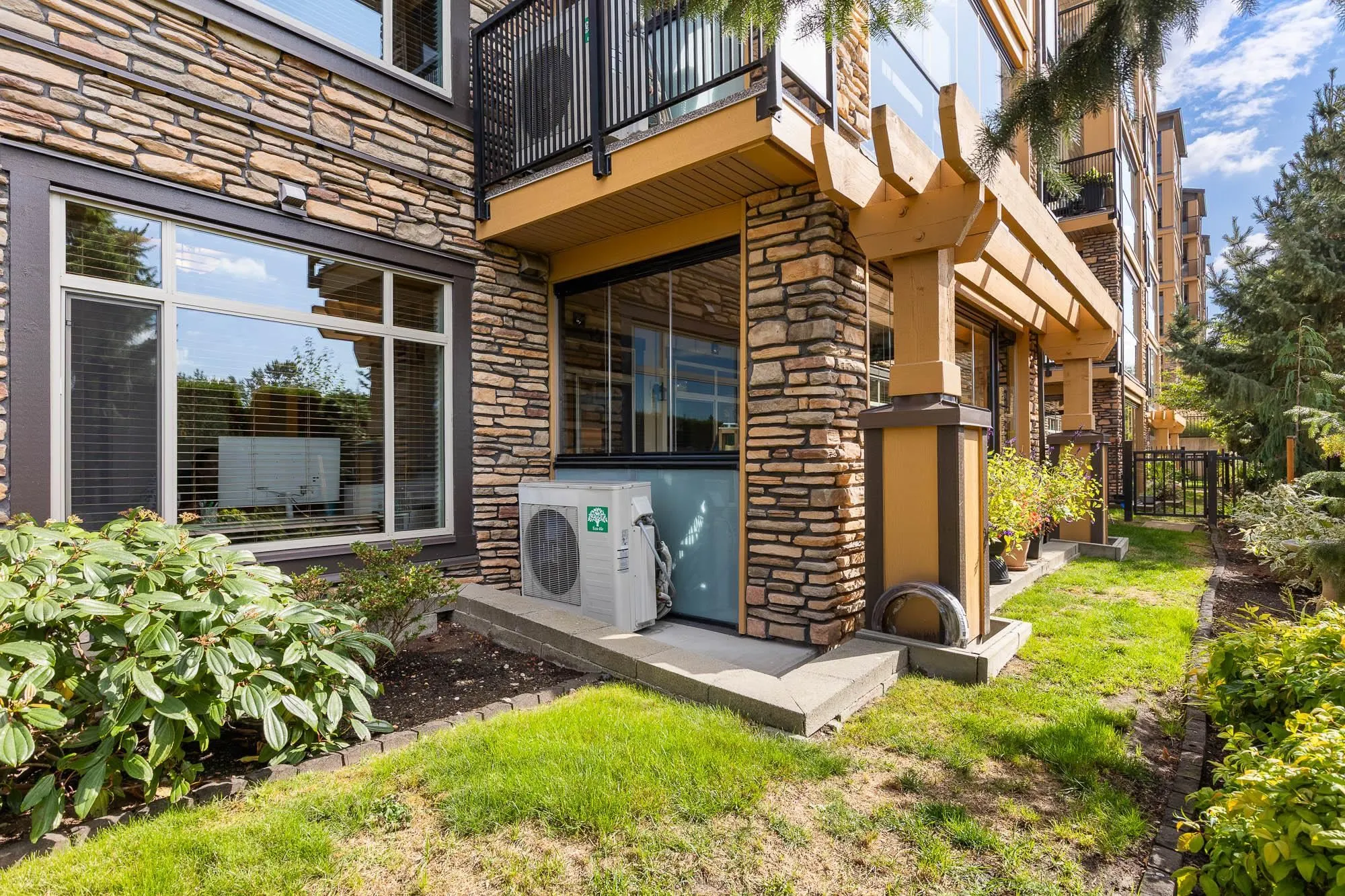 8157 207 Street #129