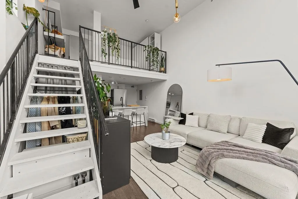 1 E Cordova Street #401