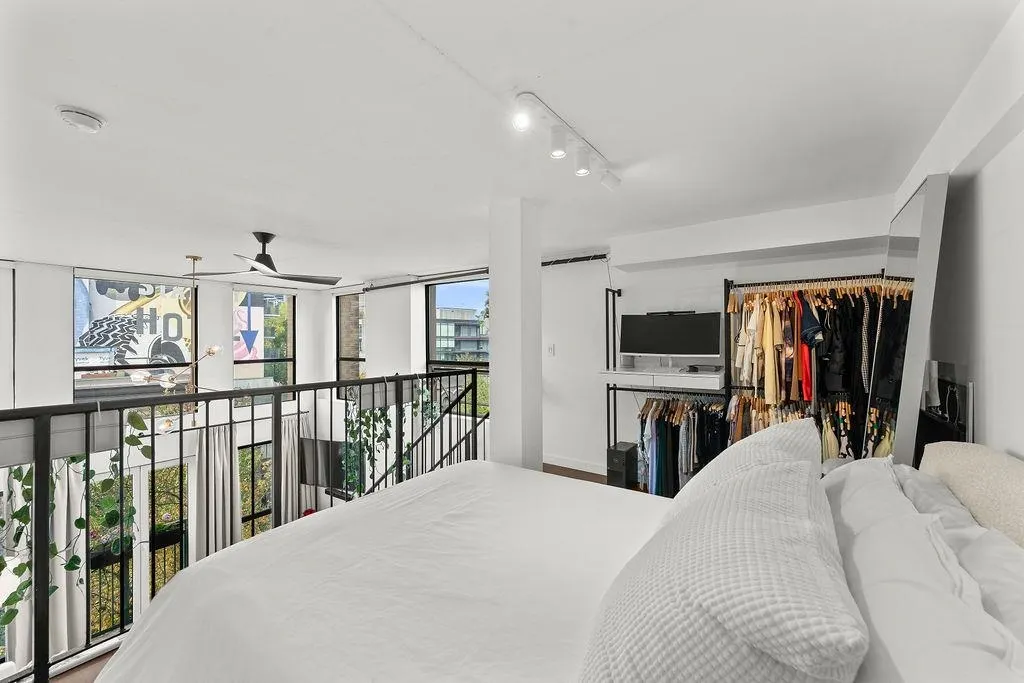 1 E Cordova Street #401