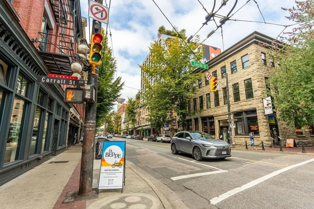 1 E Cordova Street #401