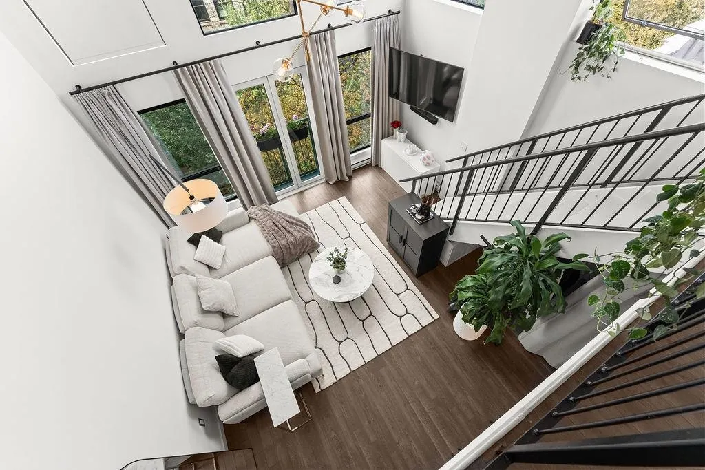 1 E Cordova Street #401