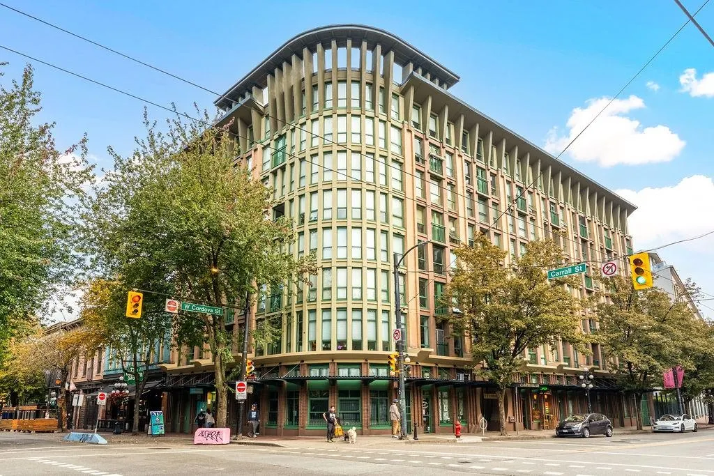 1 E Cordova Street #401