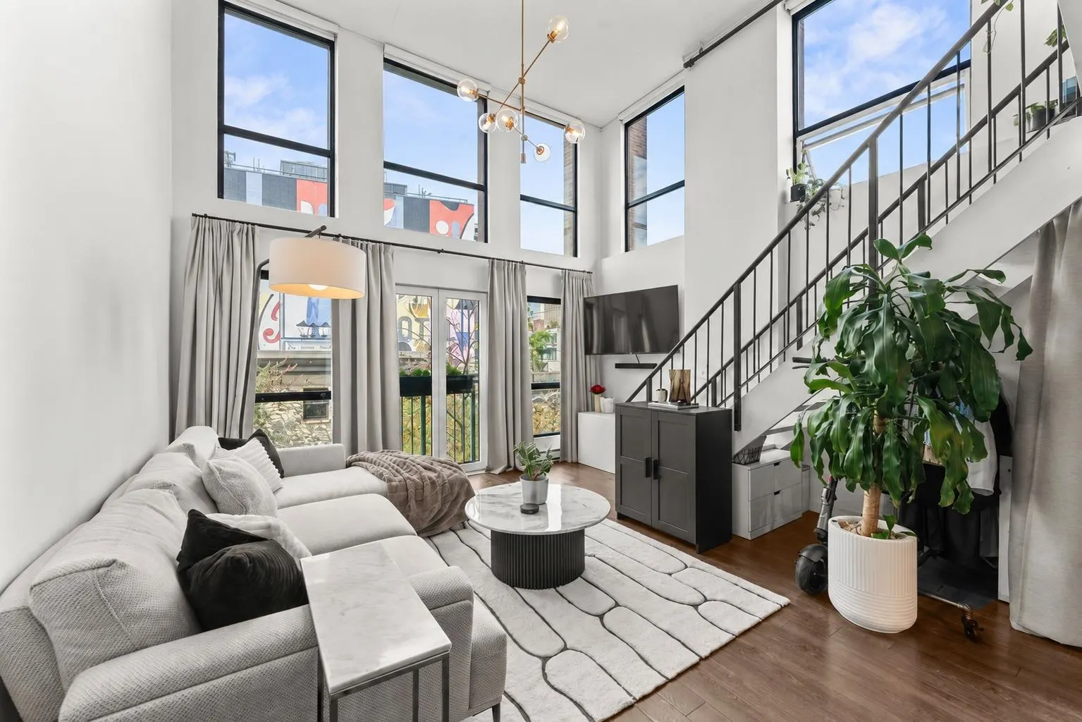 1 E Cordova Street #401