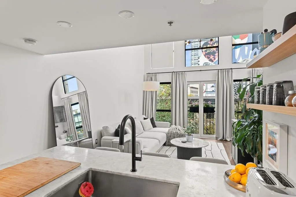 1 E Cordova Street #401