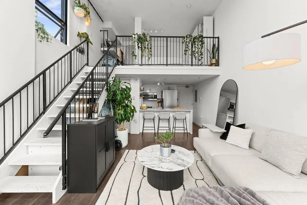 1 E Cordova Street #401
