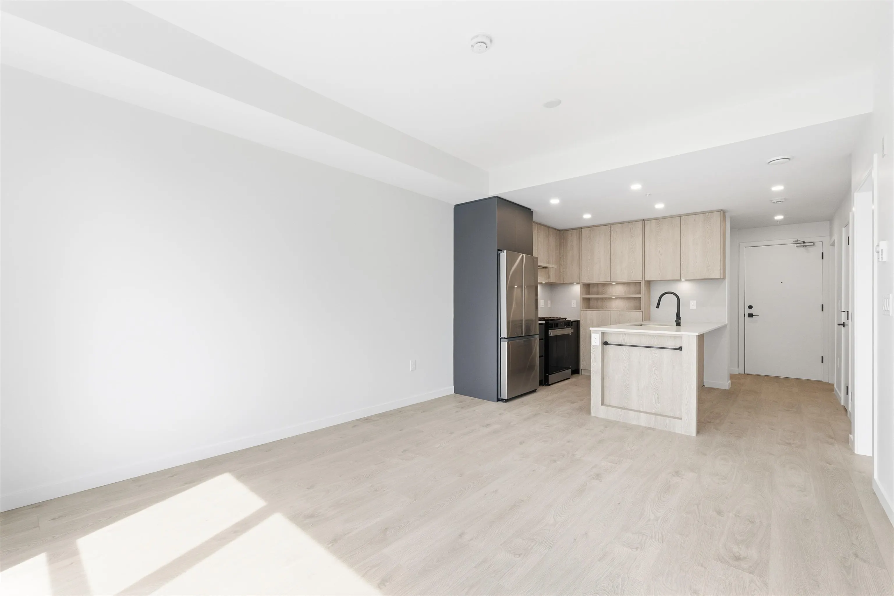 19577 65b Avenue #505