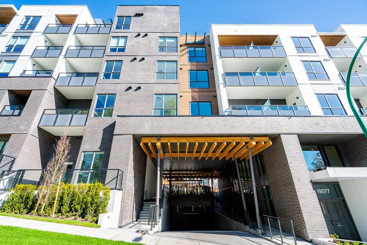 19577 65b Avenue #505