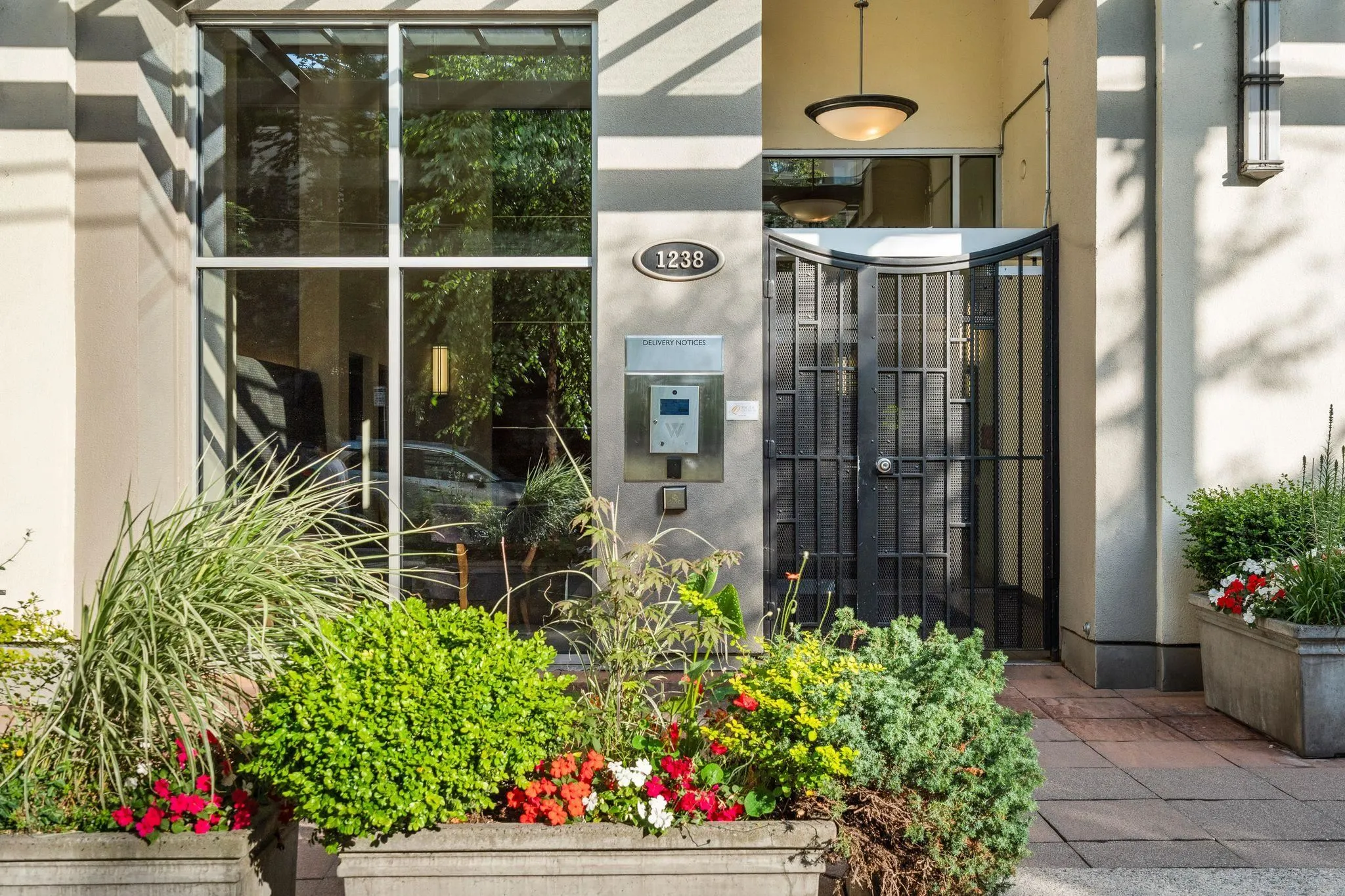 1238 Richards Street #608