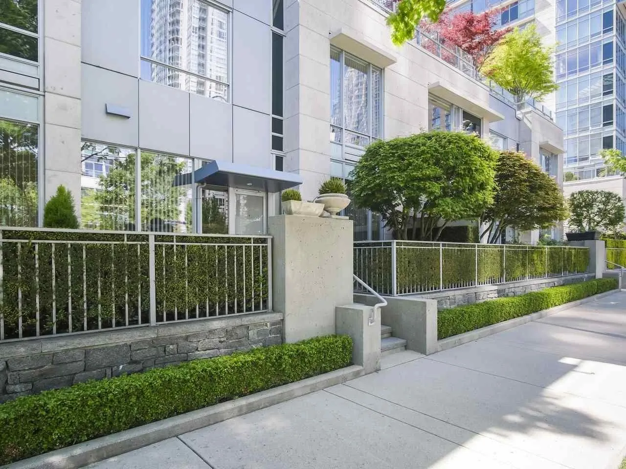 410 Beach Crescent
