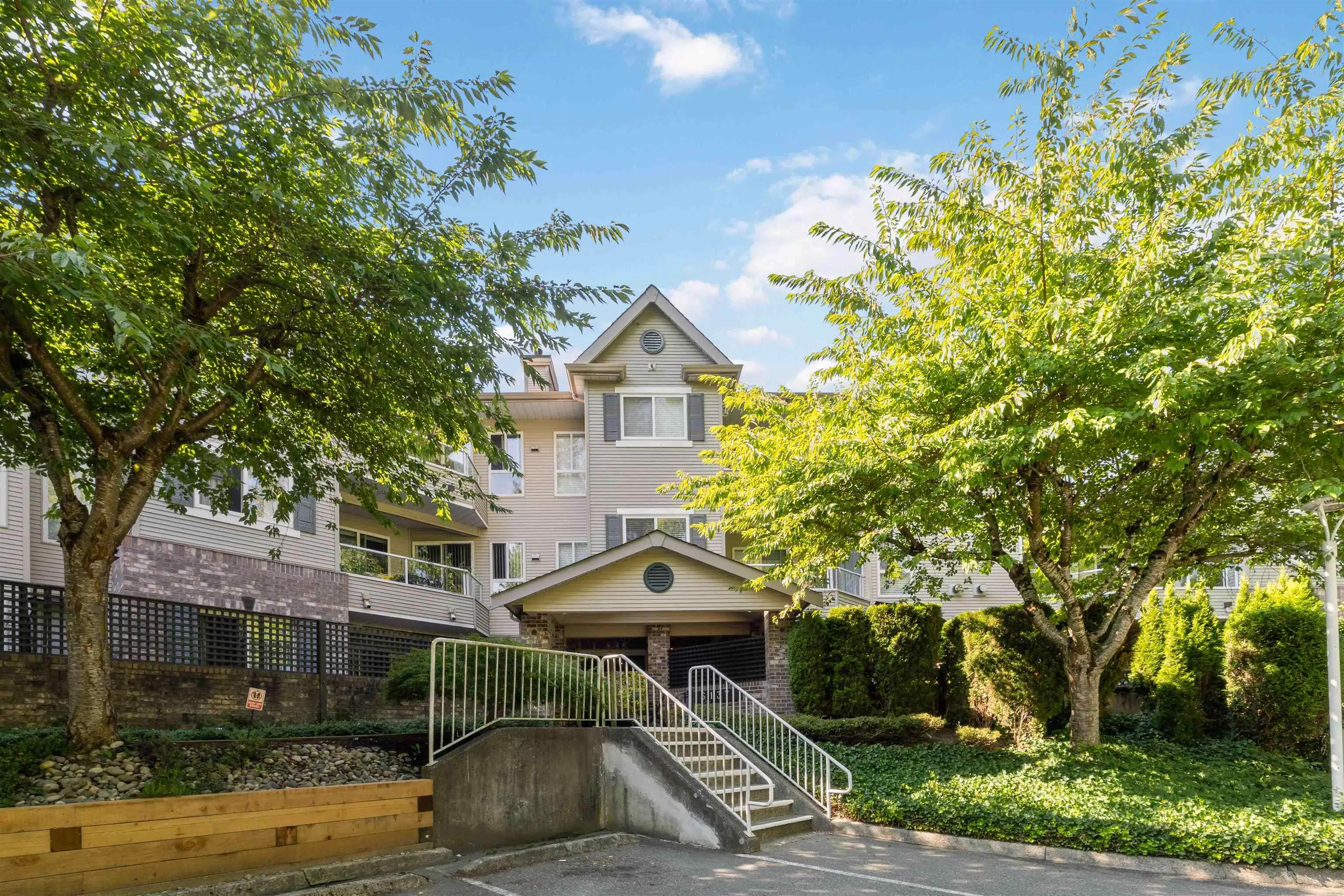 16137 83 Avenue #105