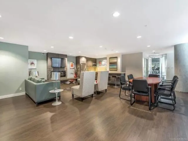 1887 Crowe Street #711
