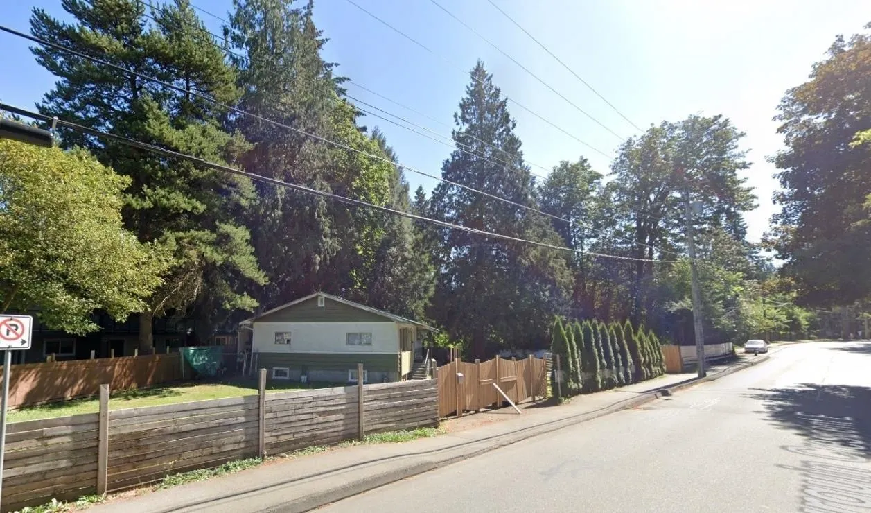 2532 E Bourquin Crescent
