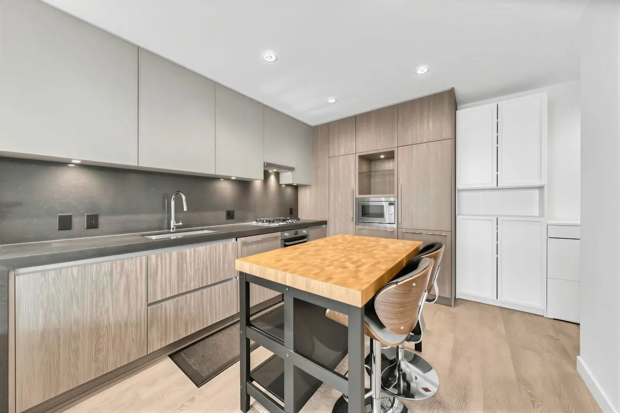 6080 Mckay Avenue #2810