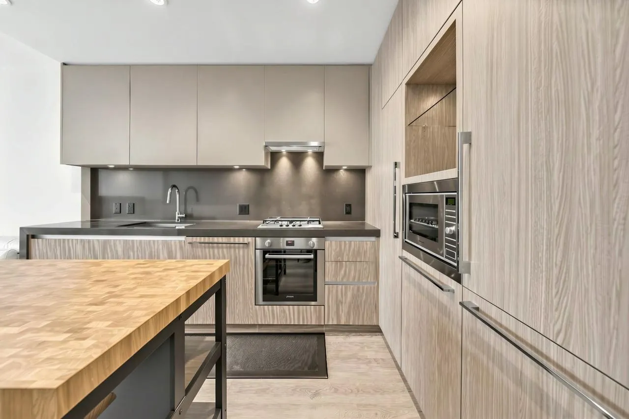 6080 Mckay Avenue #2810