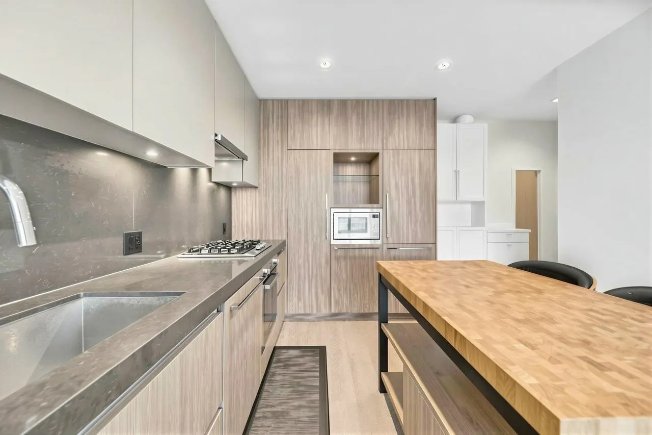6080 Mckay Avenue #2810