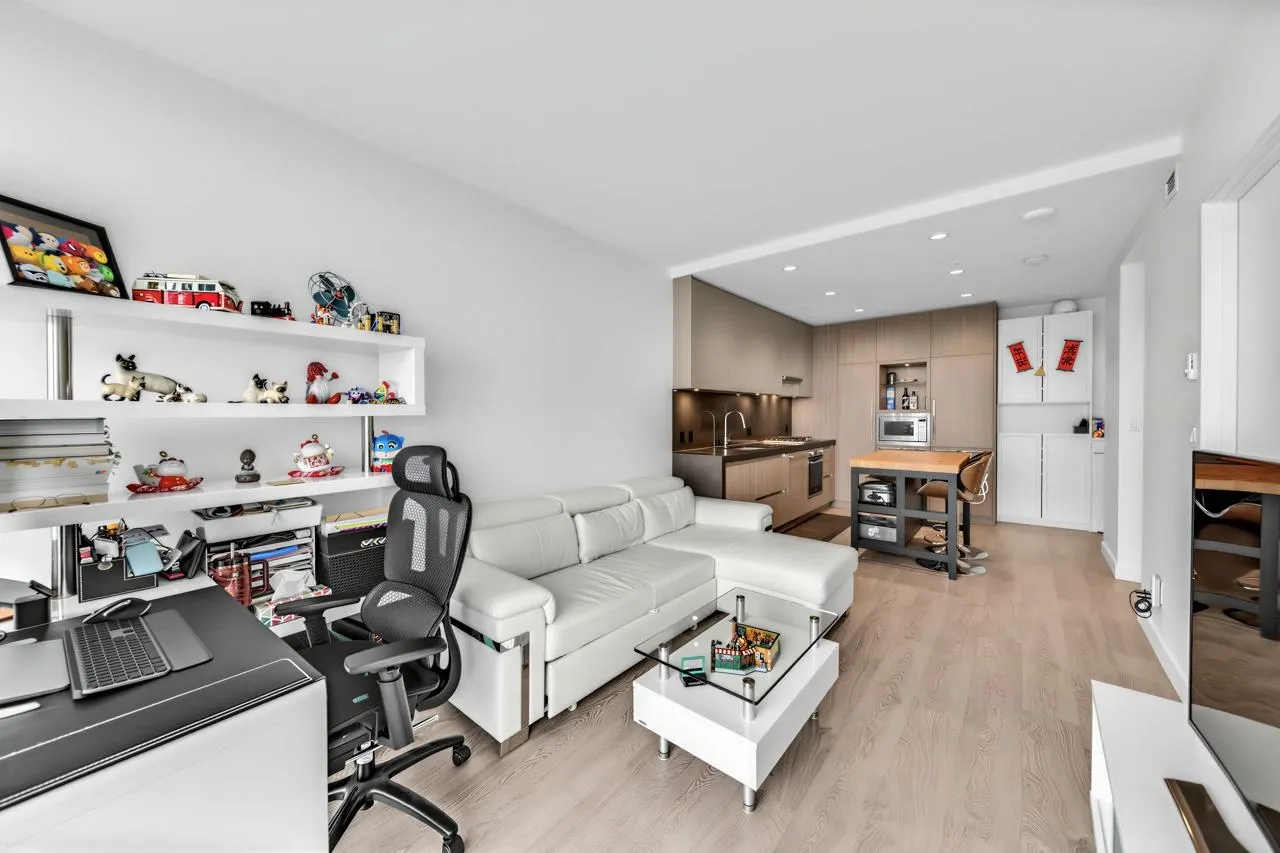 6080 Mckay Avenue #2810