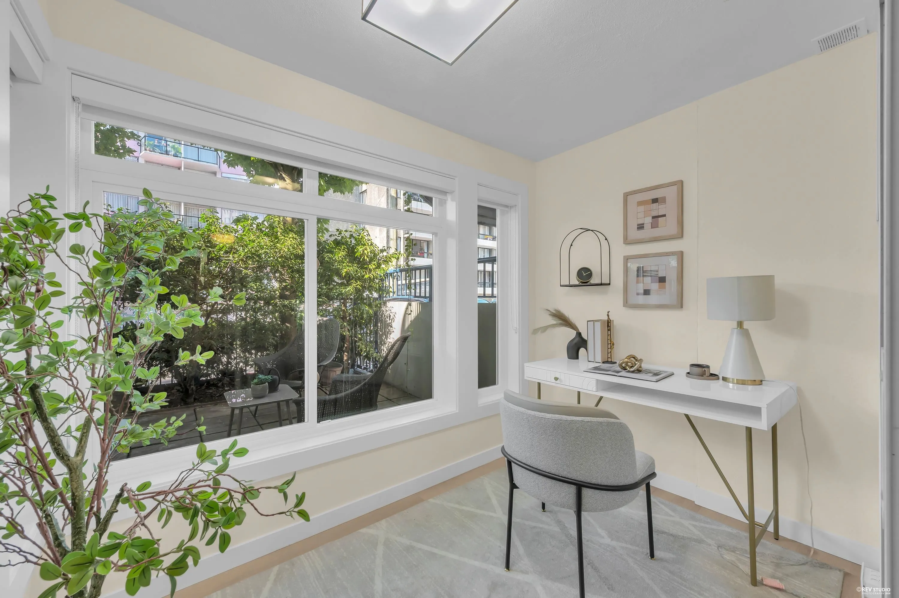 1924 Comox Street #101