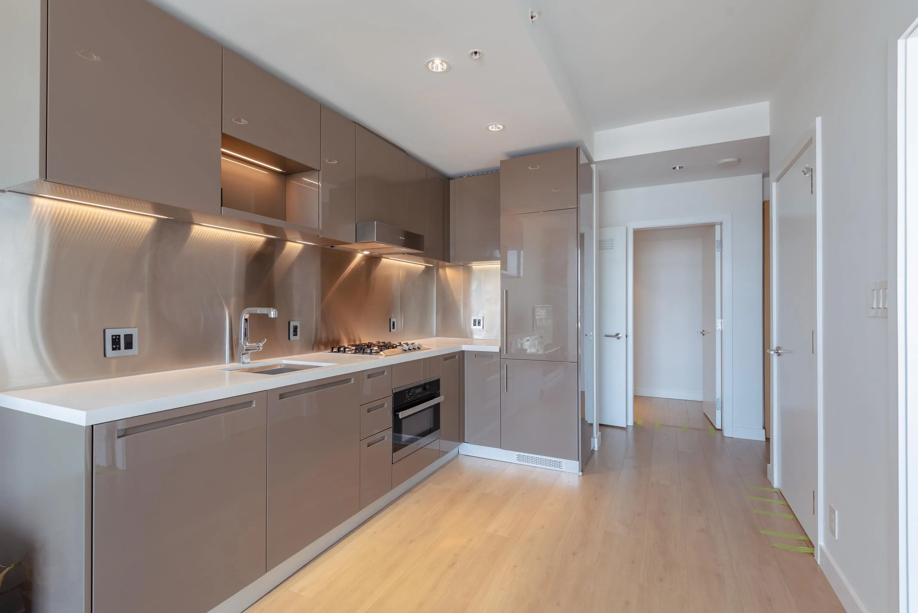 777 Richards Street #37XX
