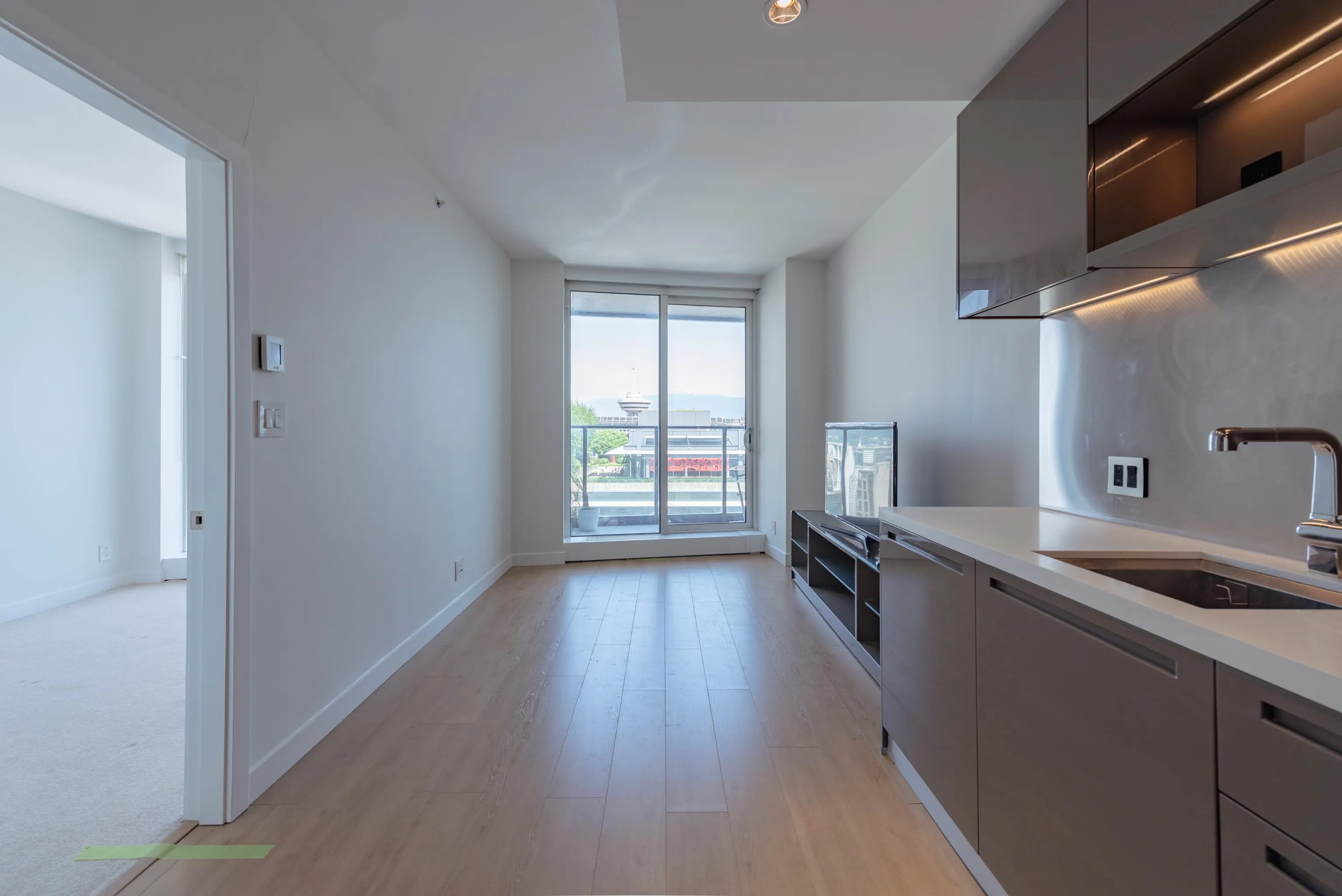 777 Richards Street #37XX