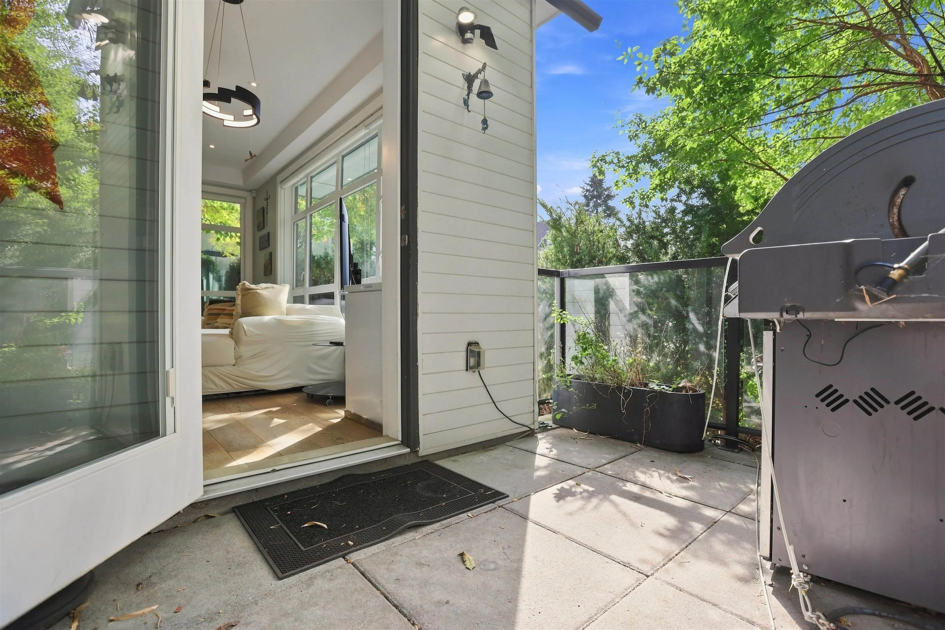 1185 Victoria Drive