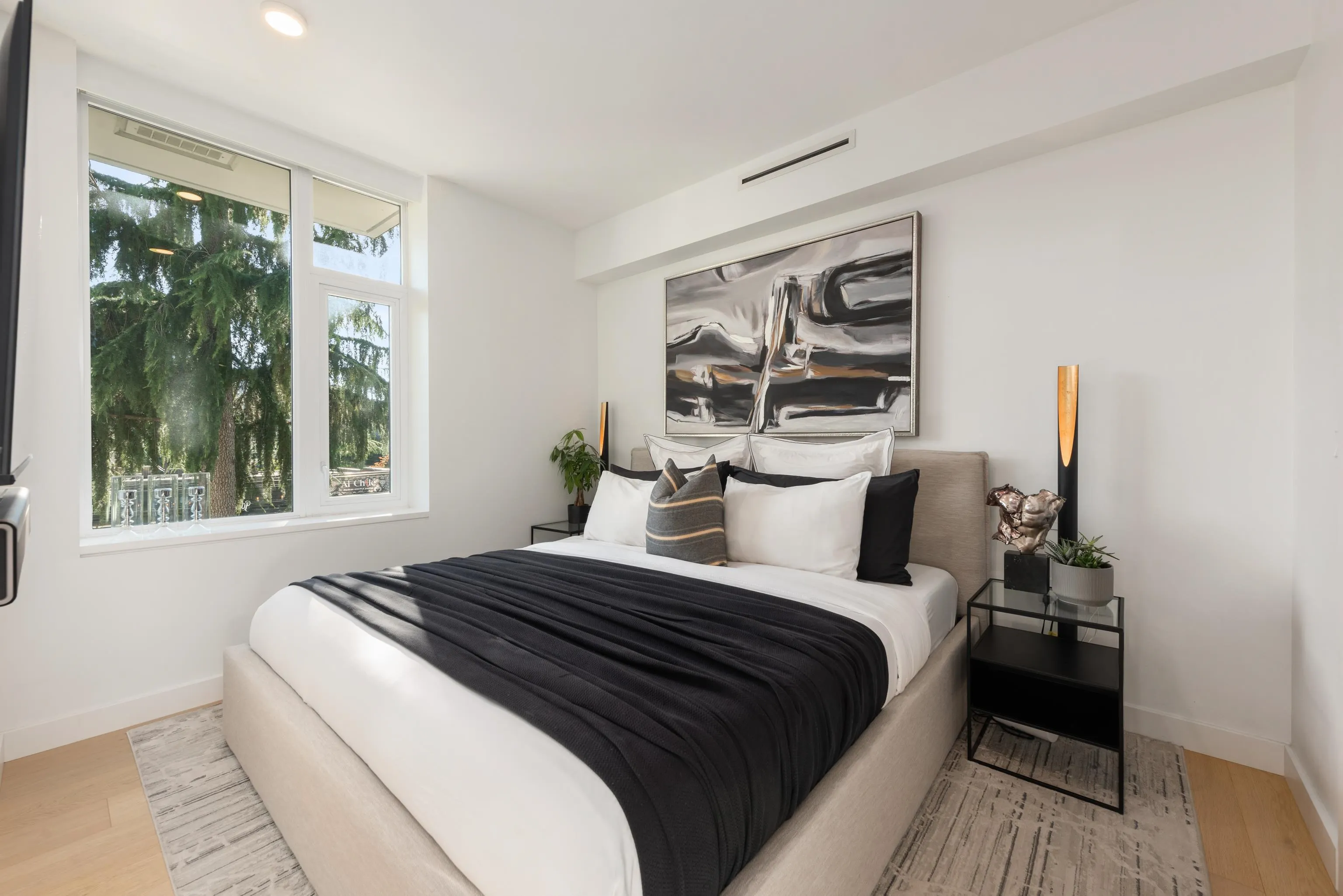 1365 Davie Street #403