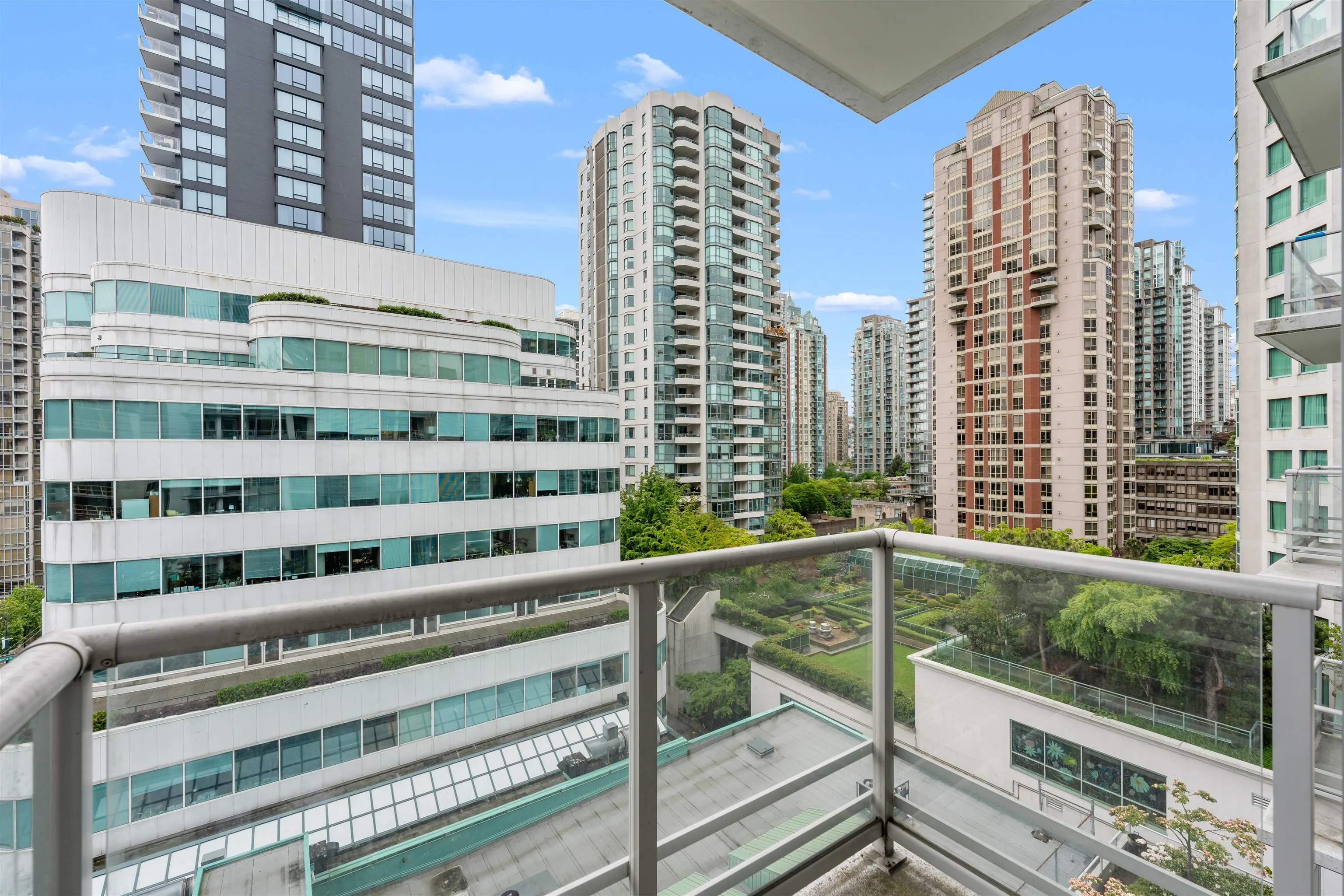821 Cambie Street #808