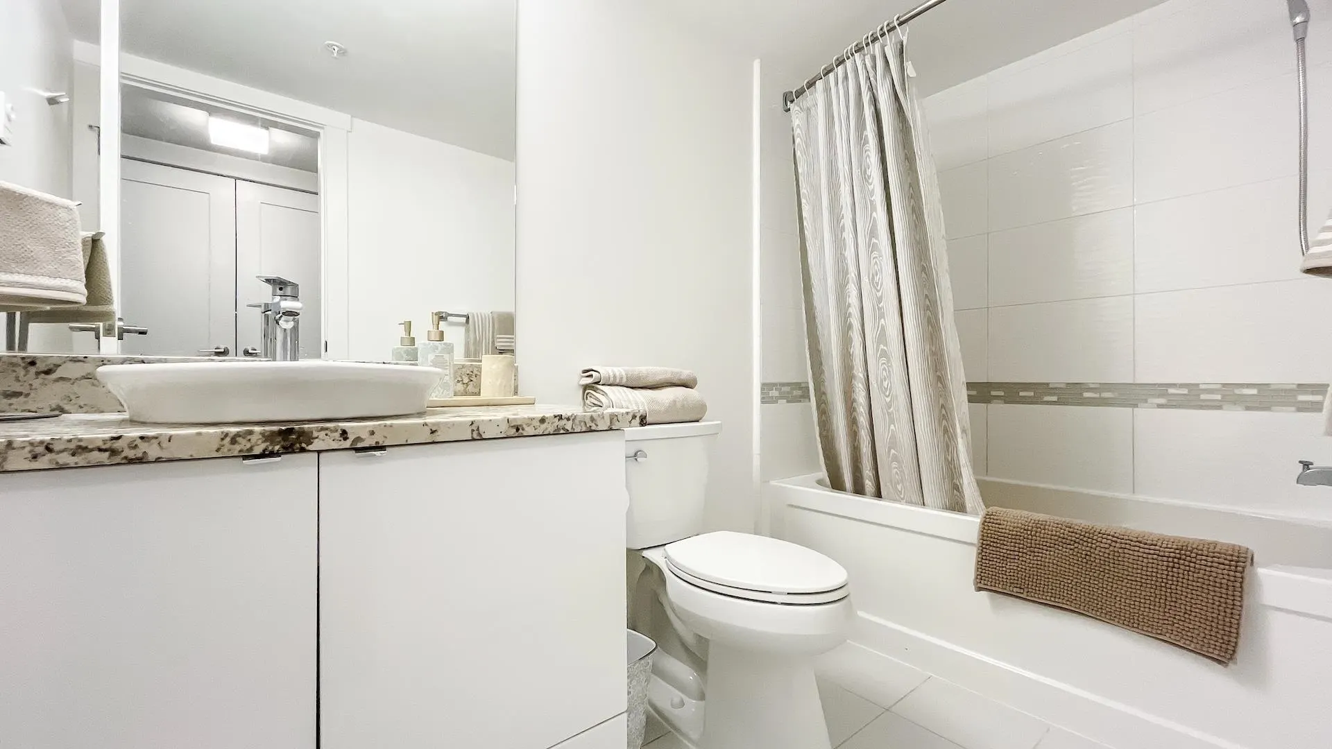 14955 Victoria Avenue #404