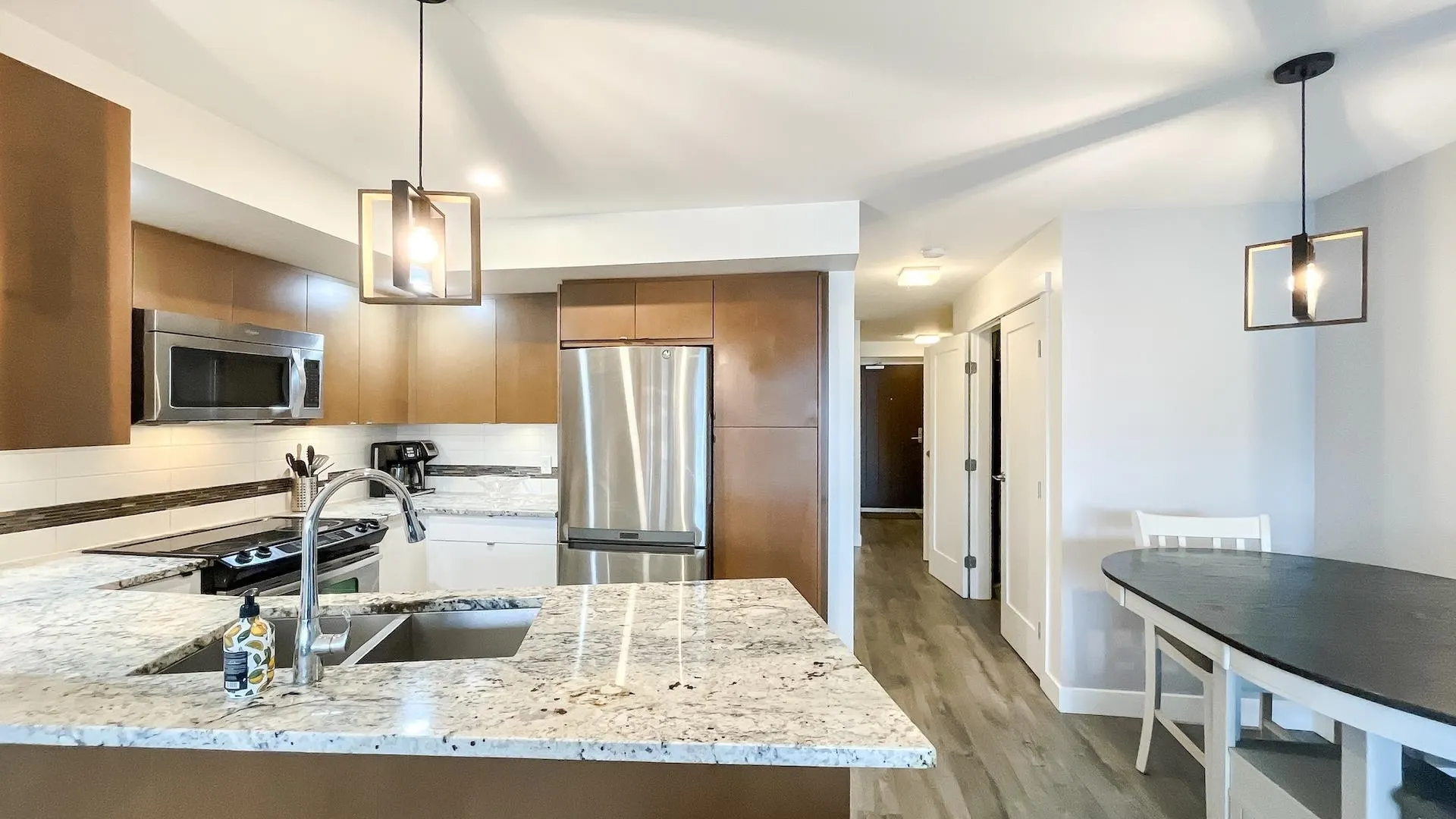 14955 Victoria Avenue #404