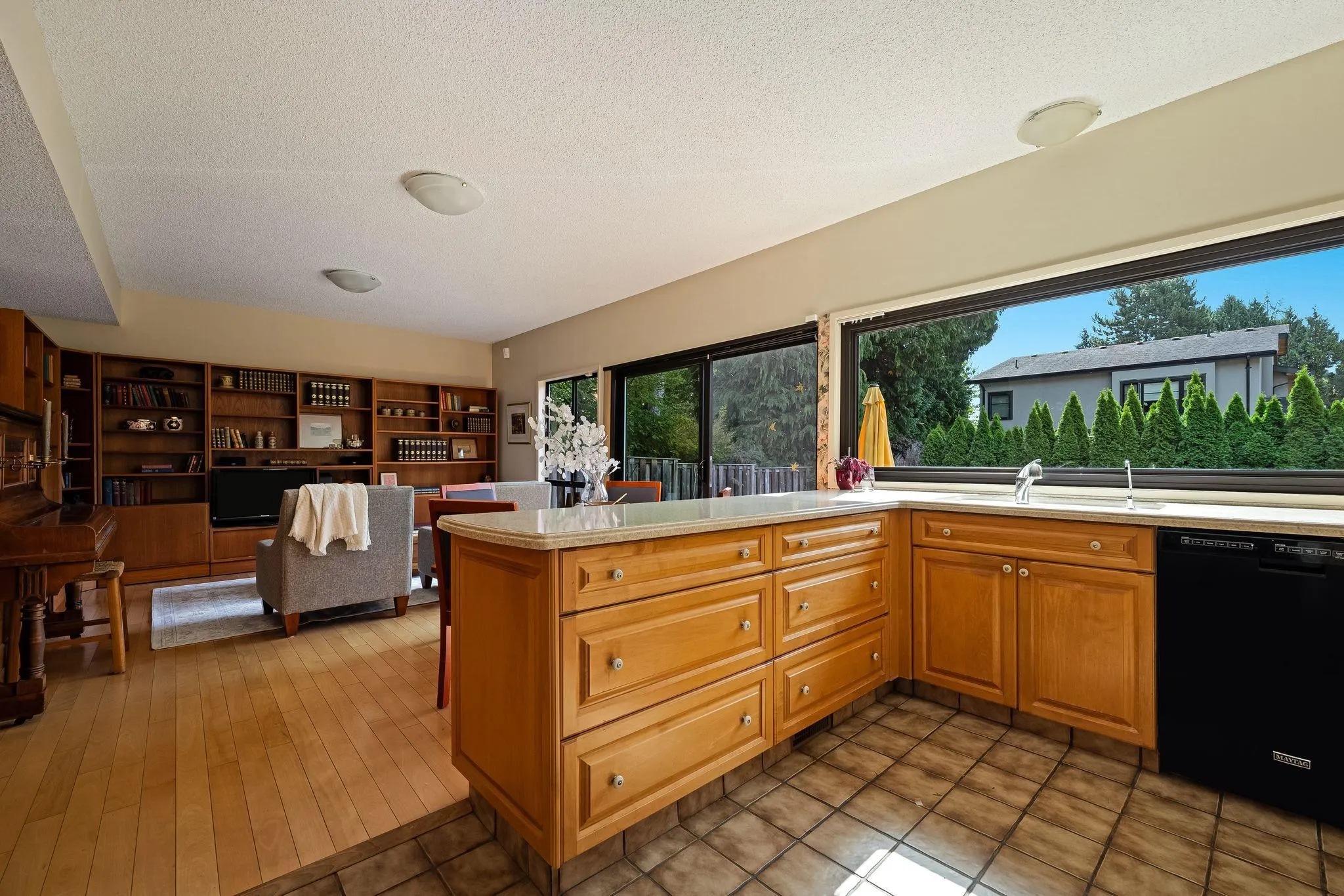4248 W King Edward Avenue