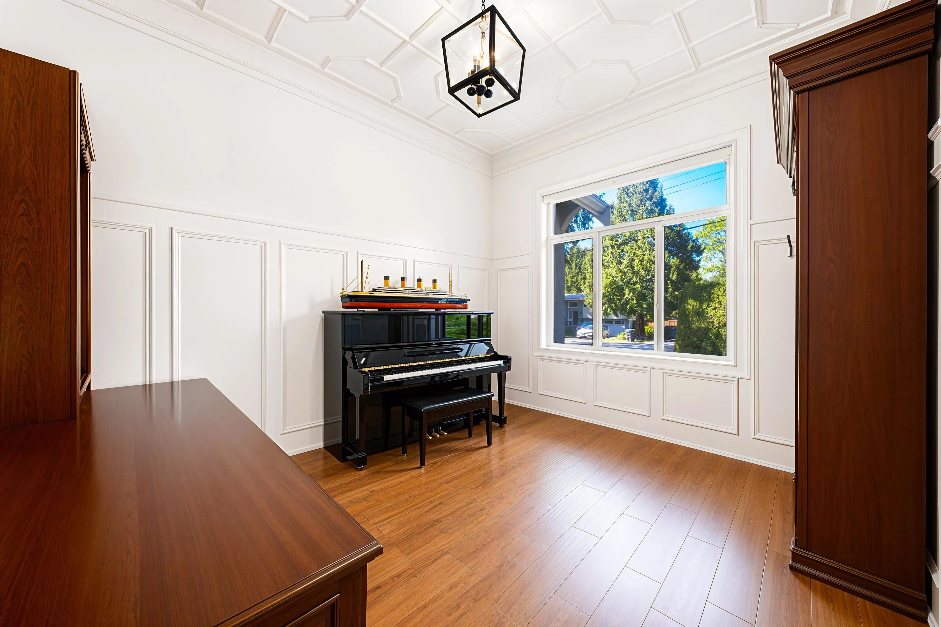 13062 15a Avenue