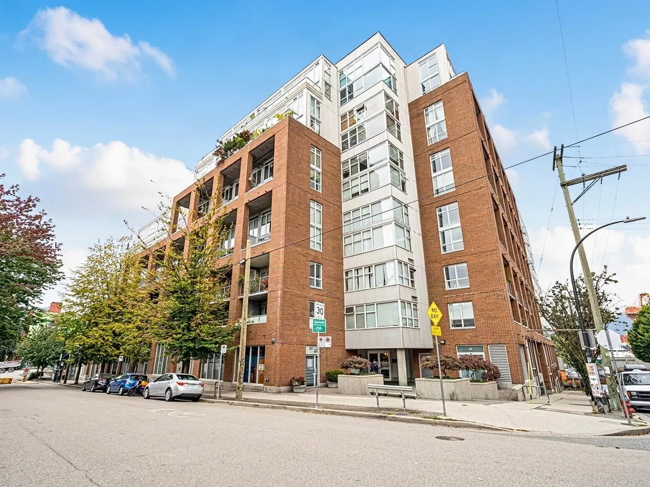 289 Alexander Street #429