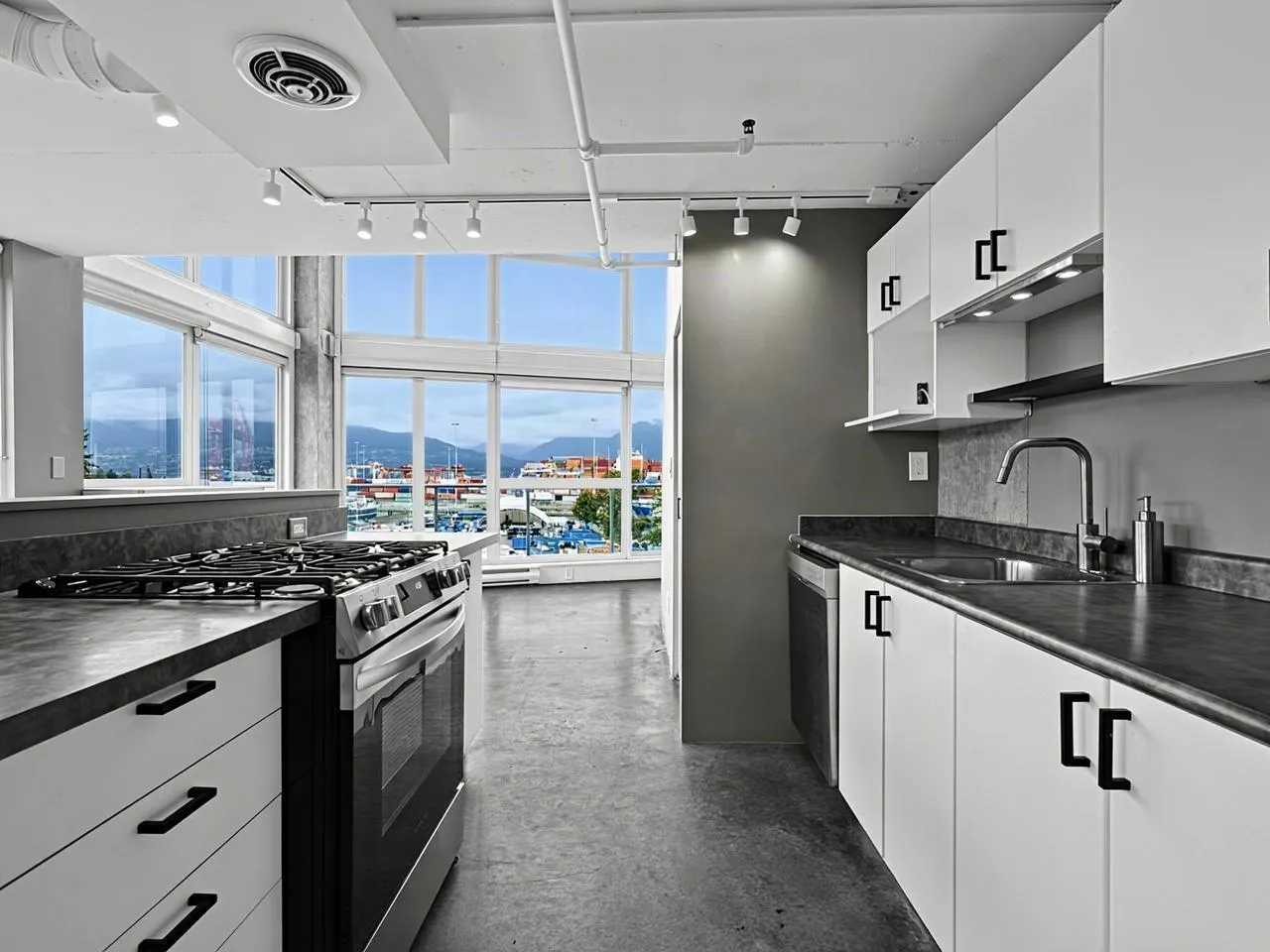 289 Alexander Street #429