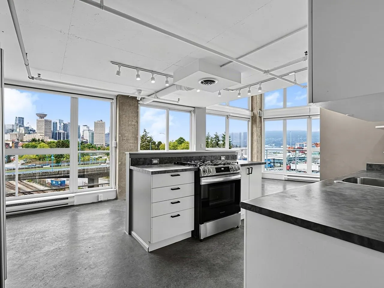 289 Alexander Street #429