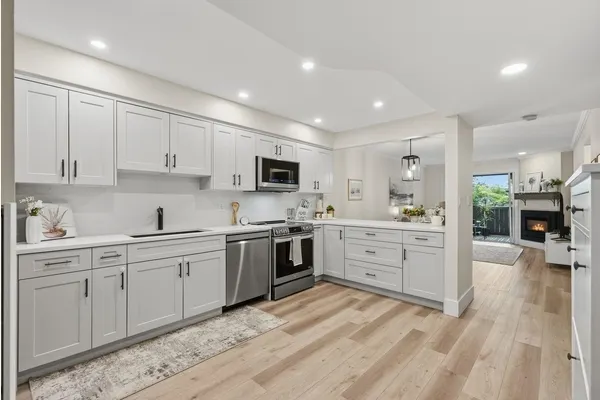 1538 Bowser Avenue #102